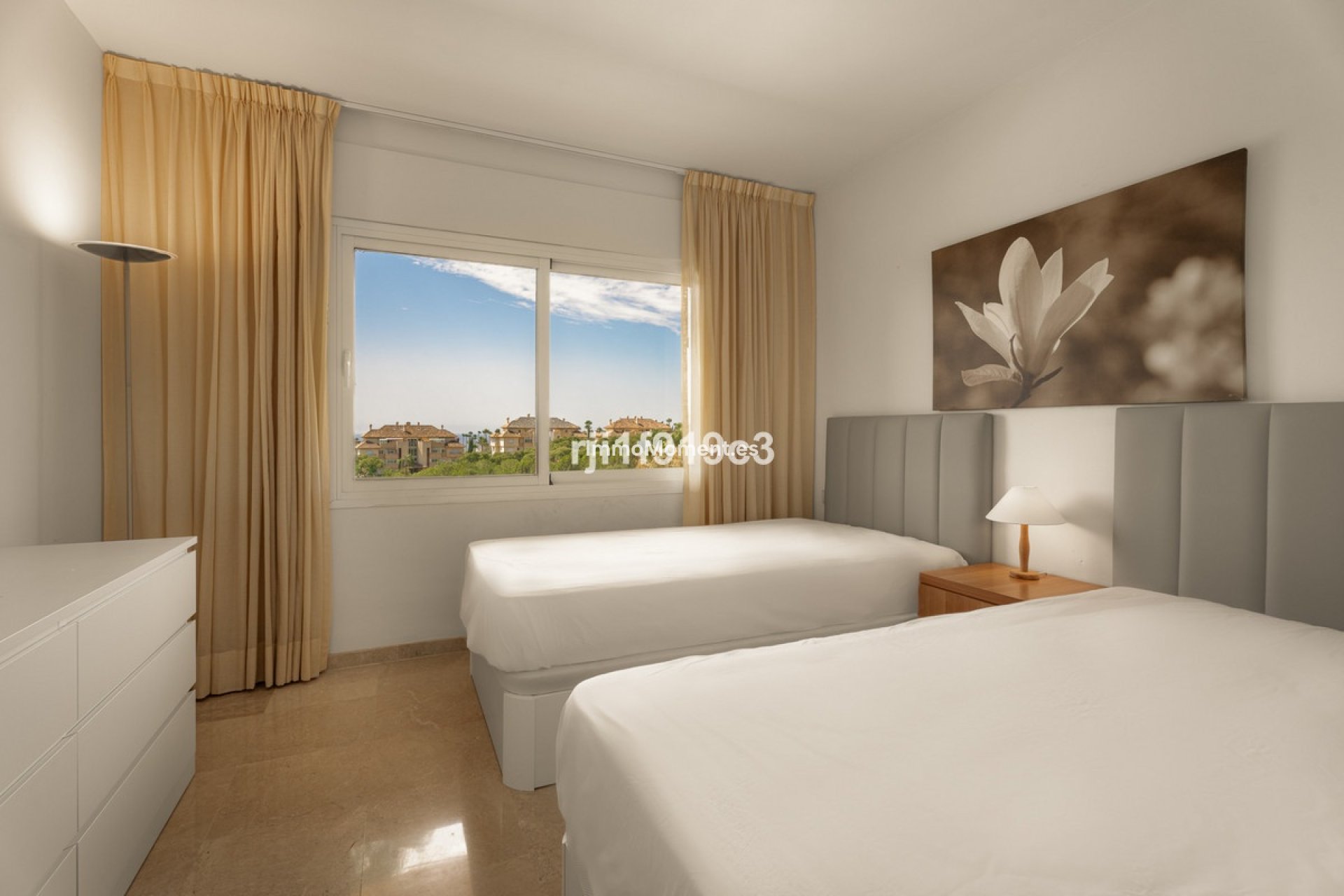 Resale - Apartment - Marbella - Elviria