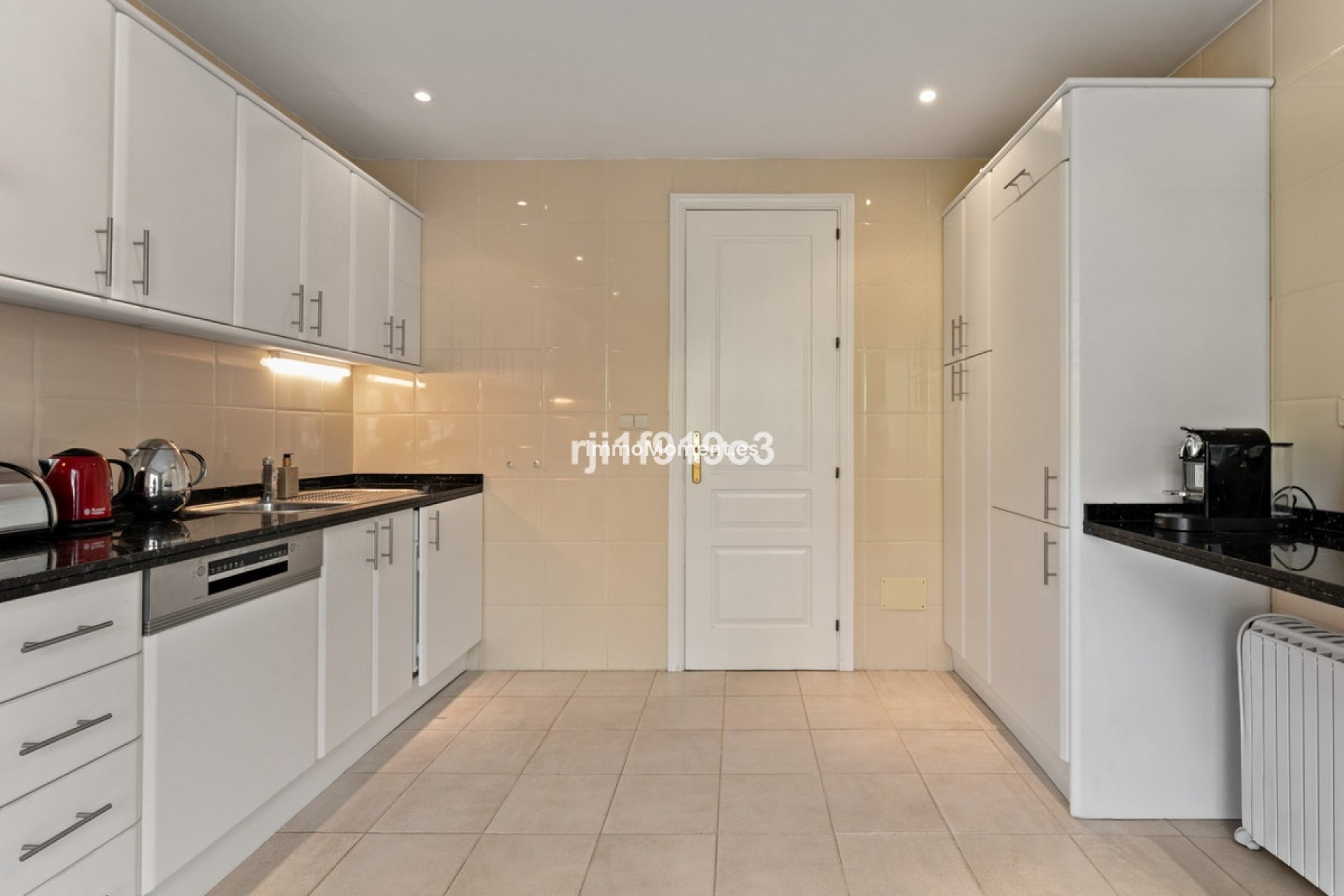 Resale - Apartment - Marbella - Elviria