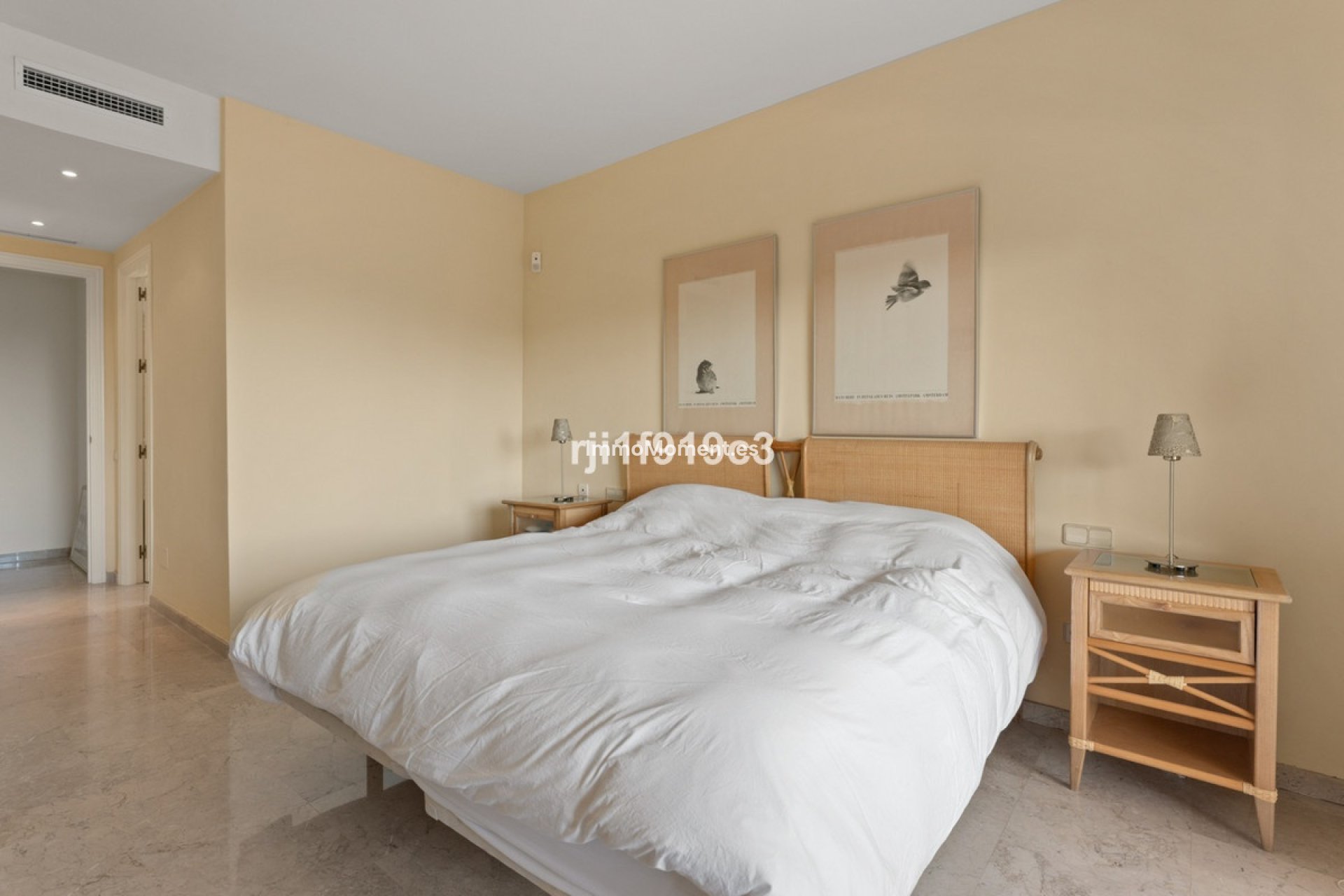 Resale - Apartment - Marbella - Elviria