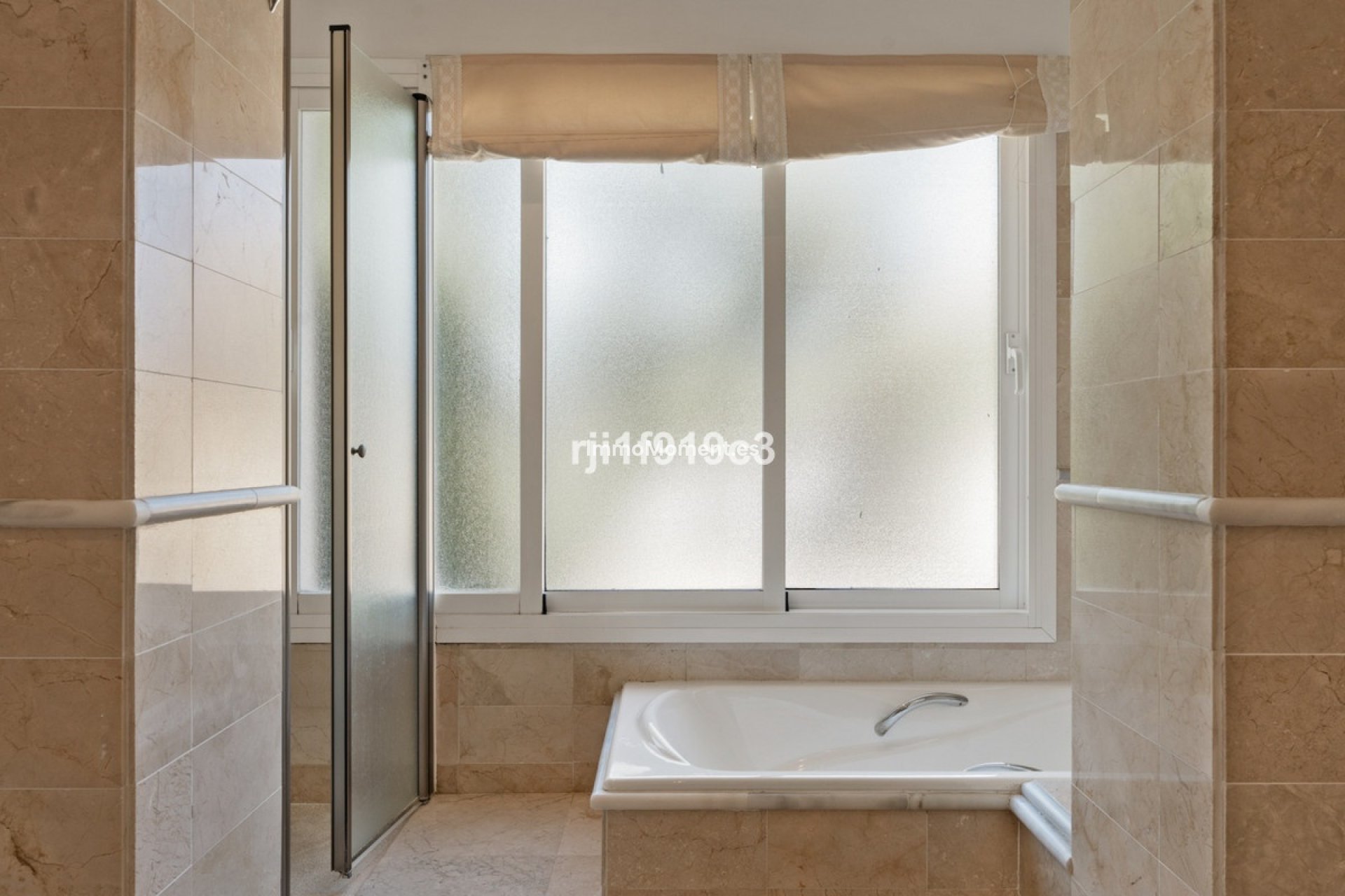 Resale - Apartment - Marbella - Elviria