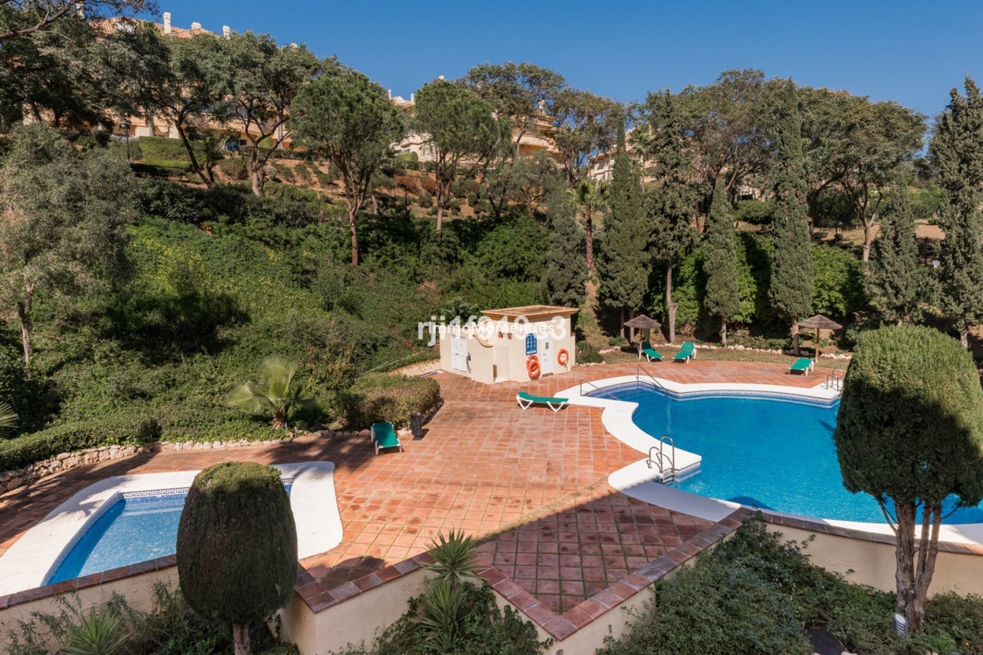 Resale - Apartment - Marbella - Elviria