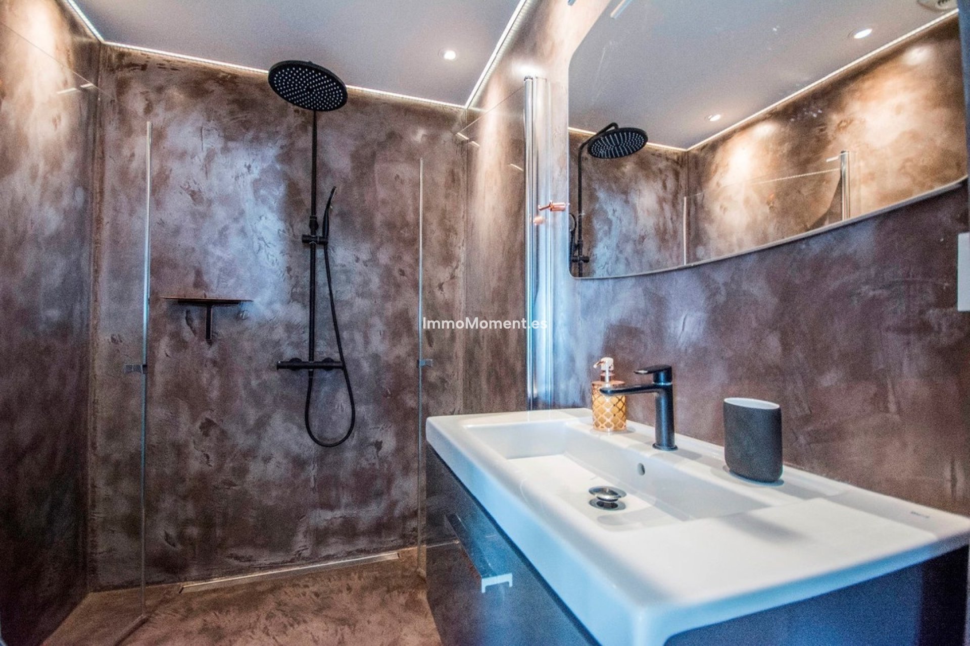 Resale - Apartment - Marbella - Elviria