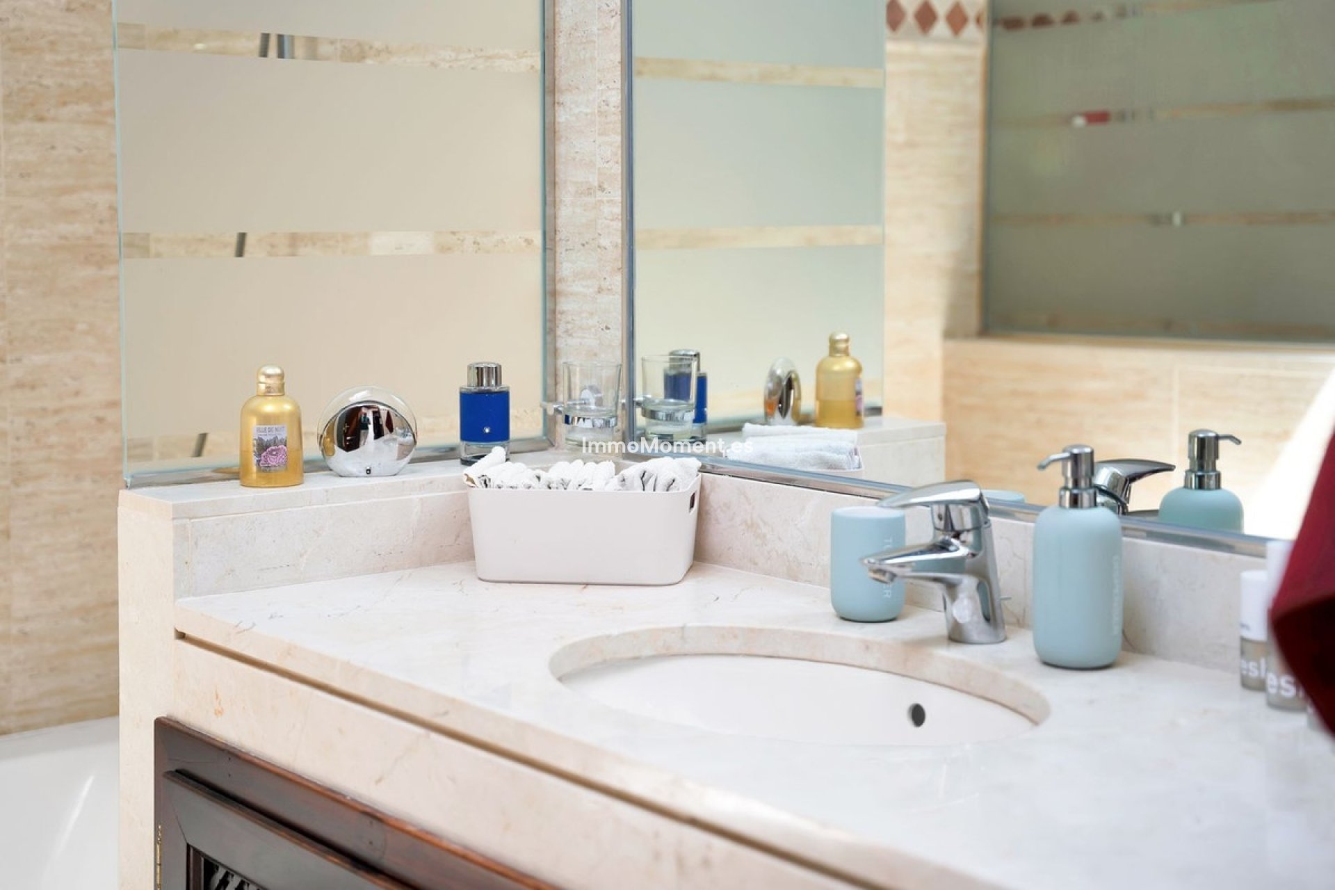 Resale - Apartment - Marbella - Elviria