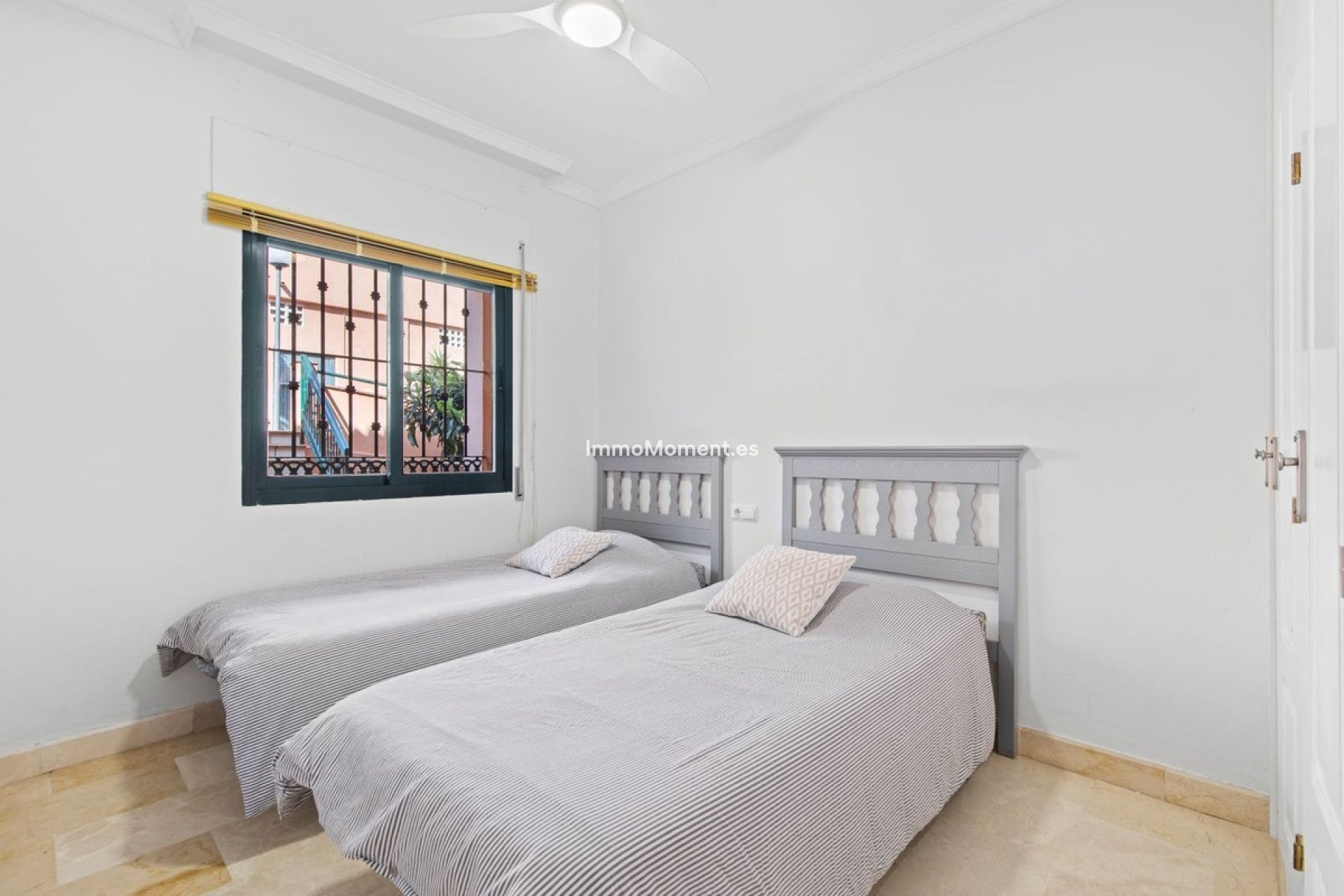 Resale - Apartment - Marbella - Elviria