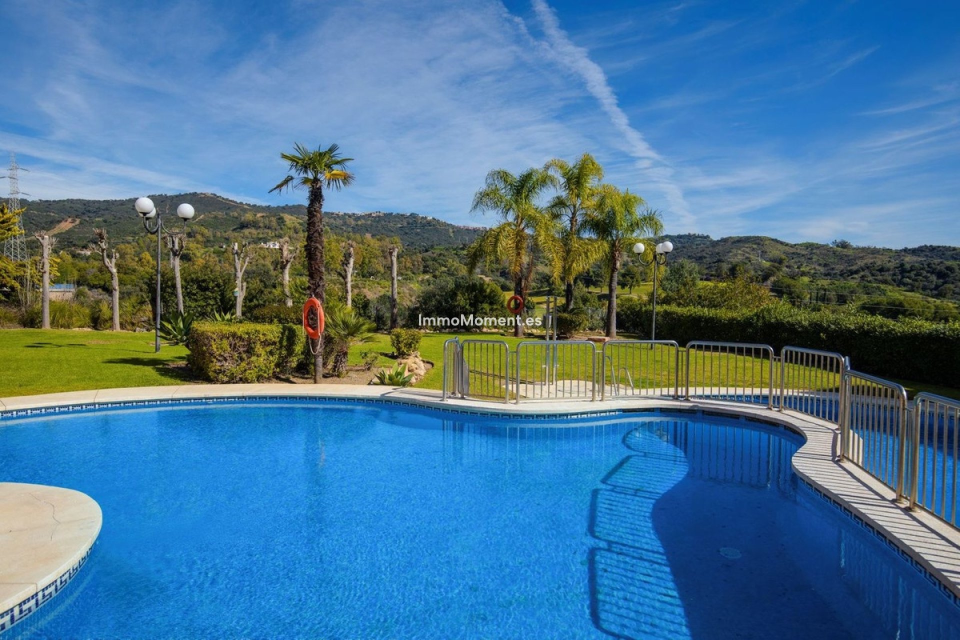 Resale - Apartment - Marbella - Elviria