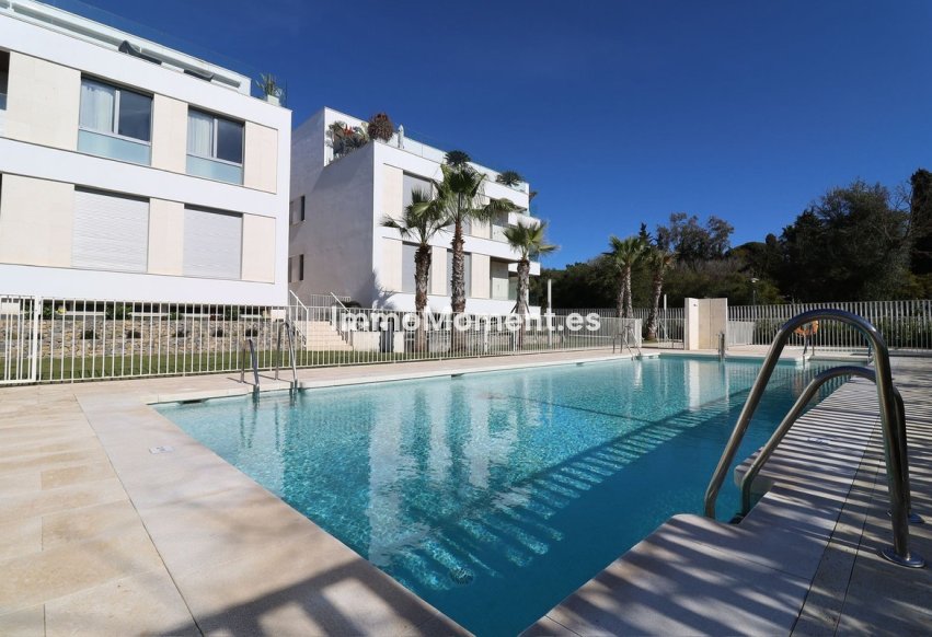 Resale - Apartment - Marbella - Elviria
