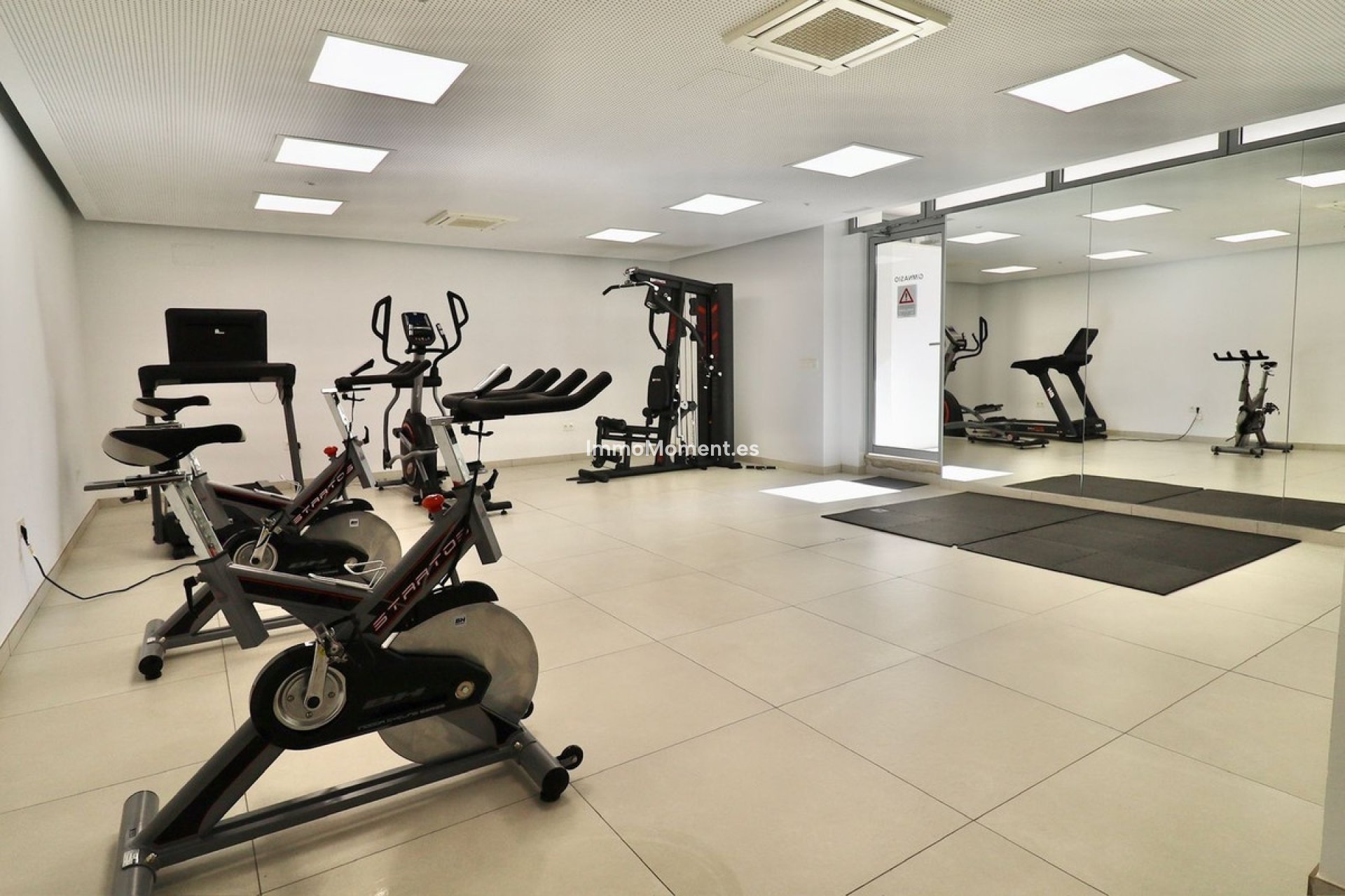 Resale - Apartment - Marbella - Elviria