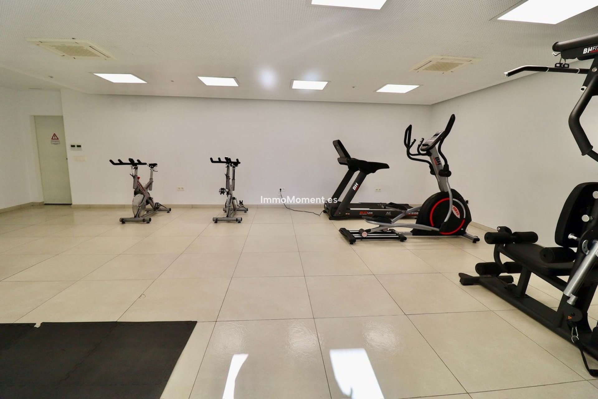 Resale - Apartment - Marbella - Elviria