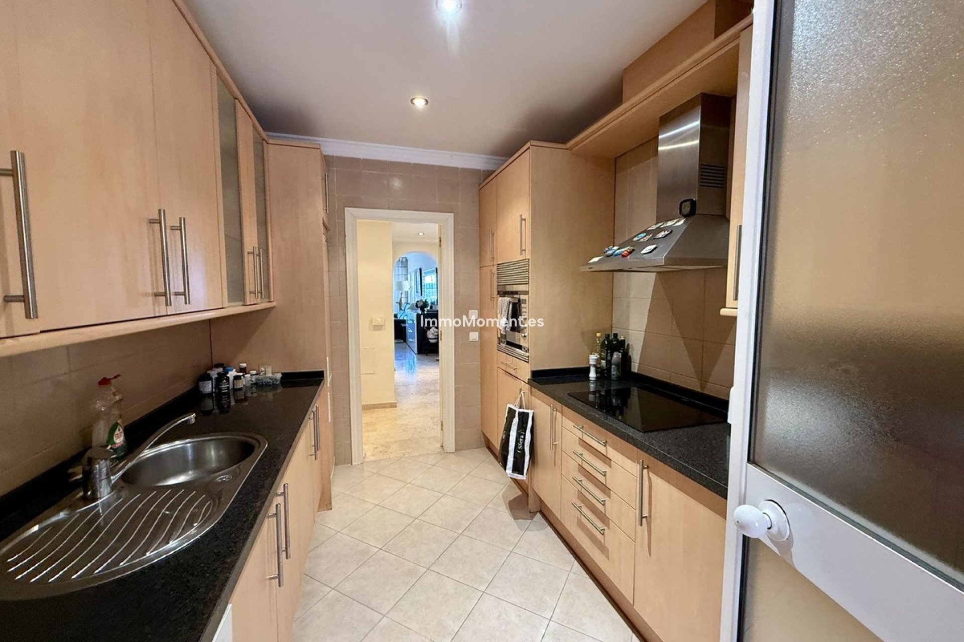 Resale - Apartment - Marbella - Elviria