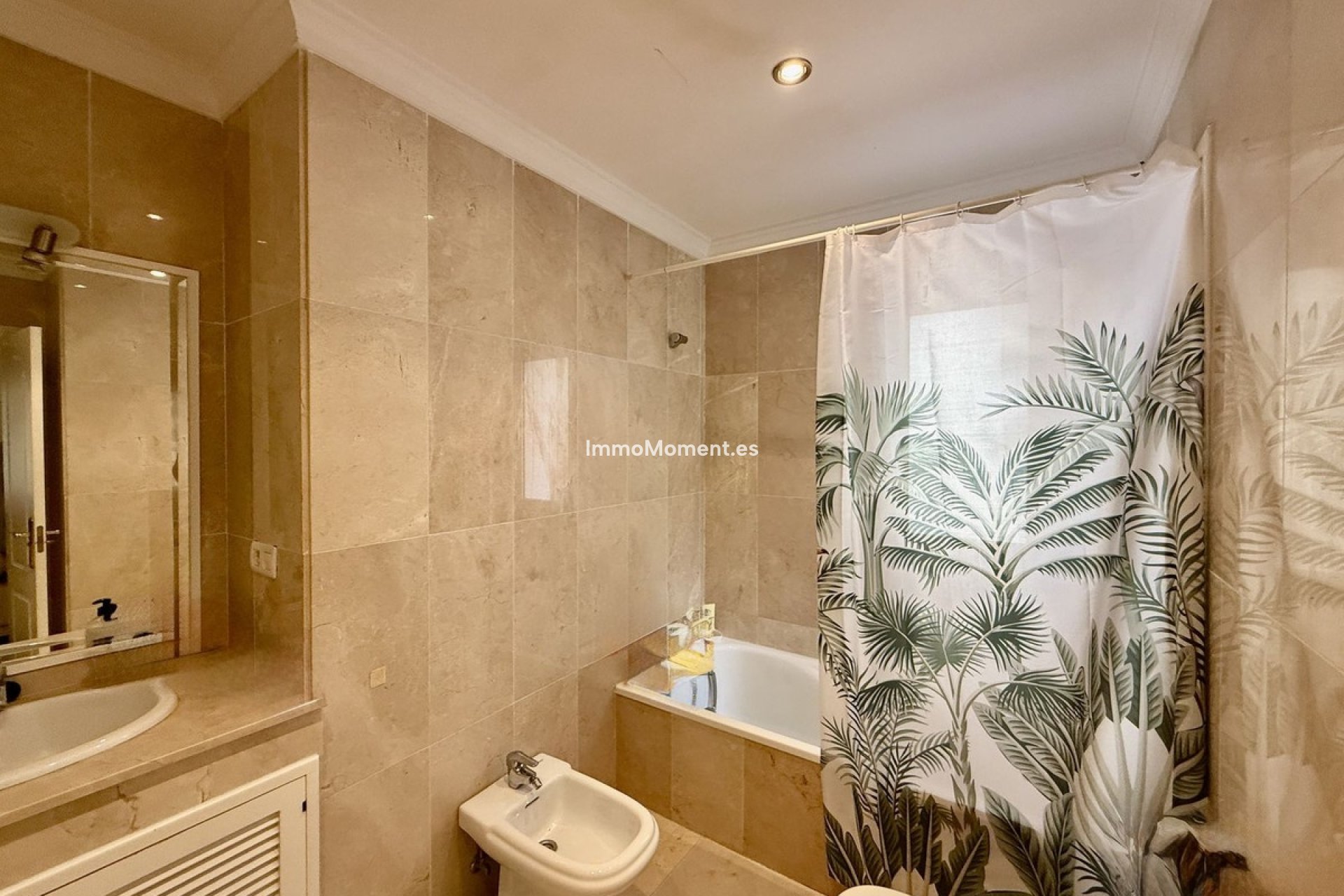 Resale - Apartment - Marbella - Elviria