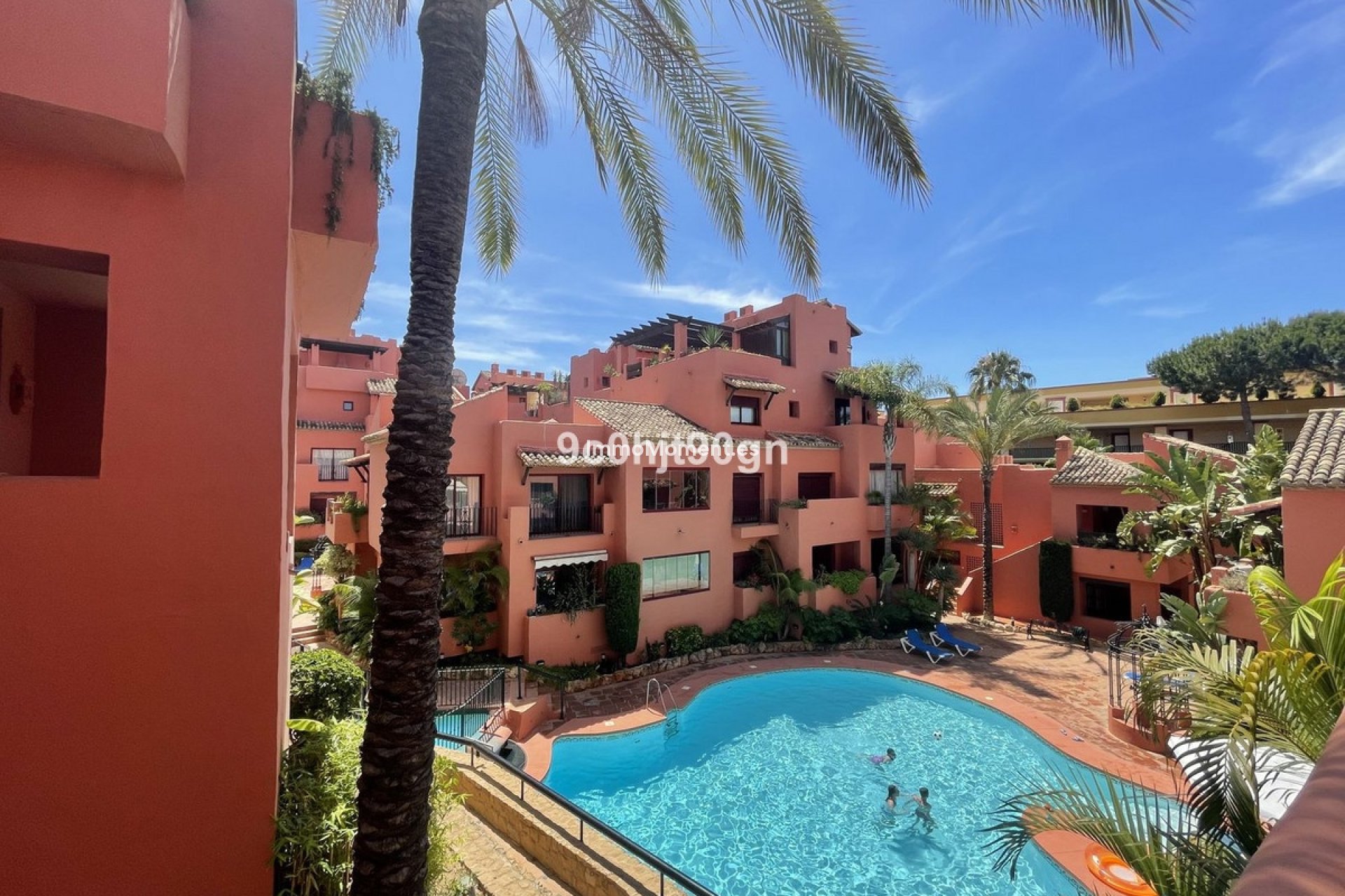 Resale - Apartment - Marbella - Elviria