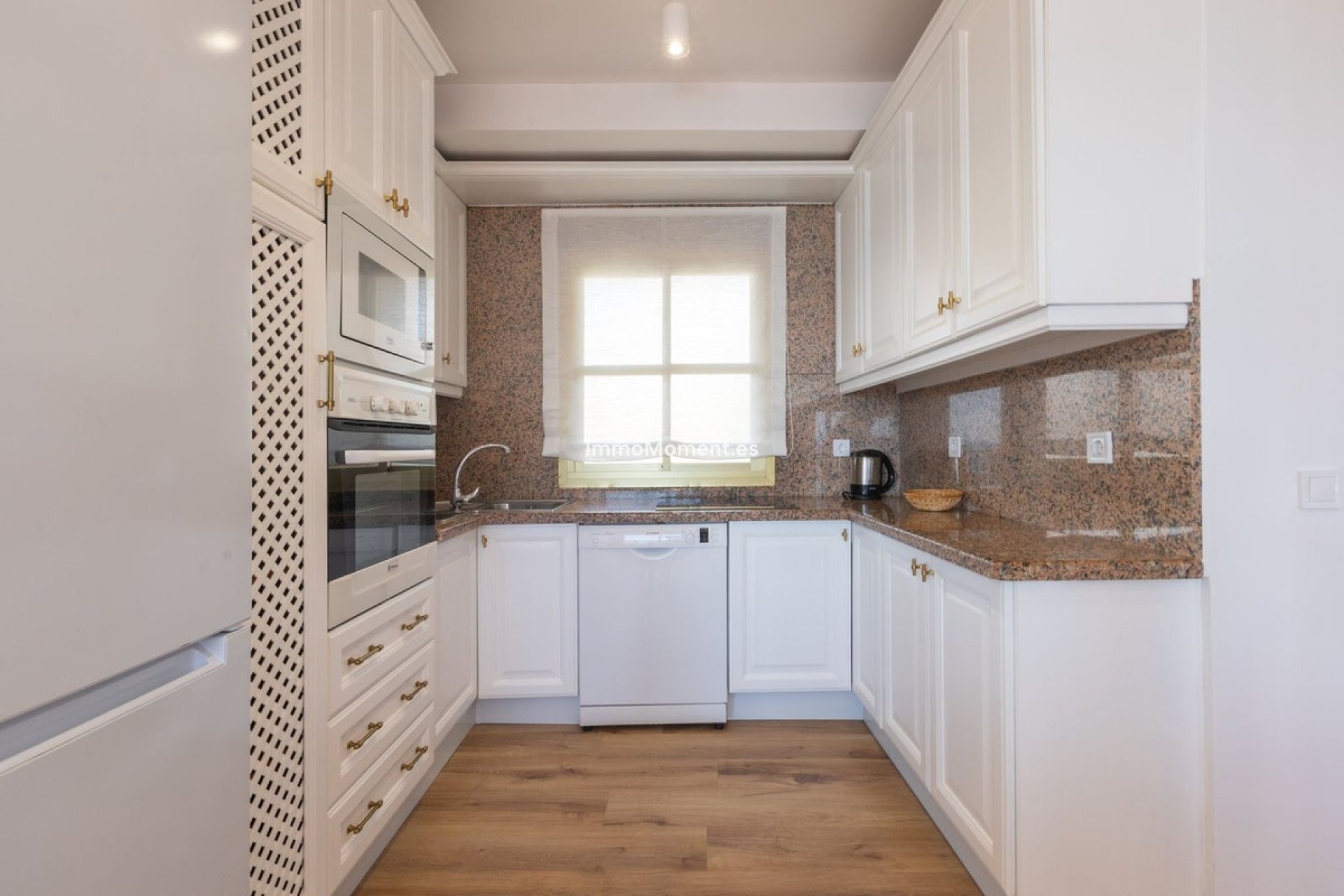 Resale - Apartment - Marbella - Elviria