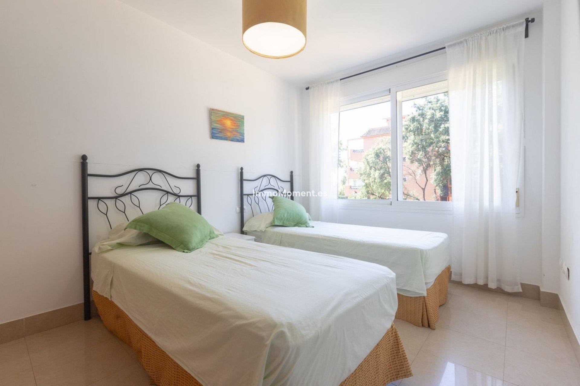 Resale - Apartment - Marbella - Elviria
