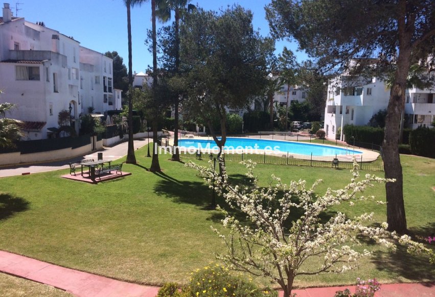 Resale - Apartment - Marbella - Elviria