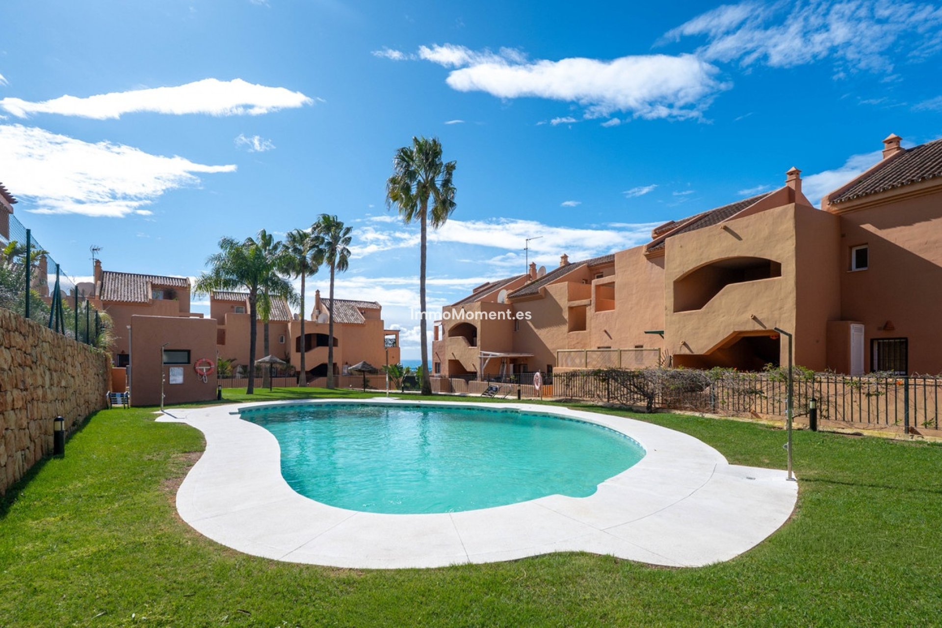 Resale - Apartment - Marbella - Elviria