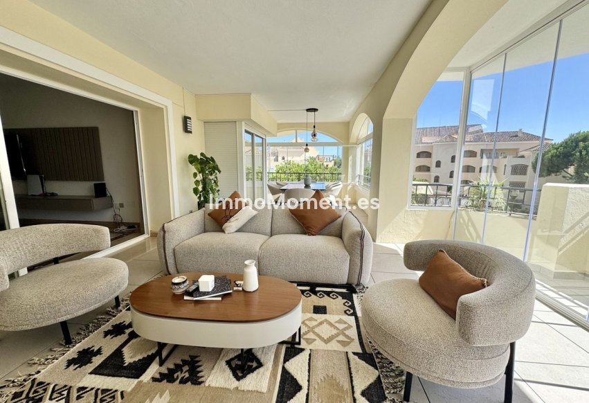 Resale - Apartment - Marbella - Elviria