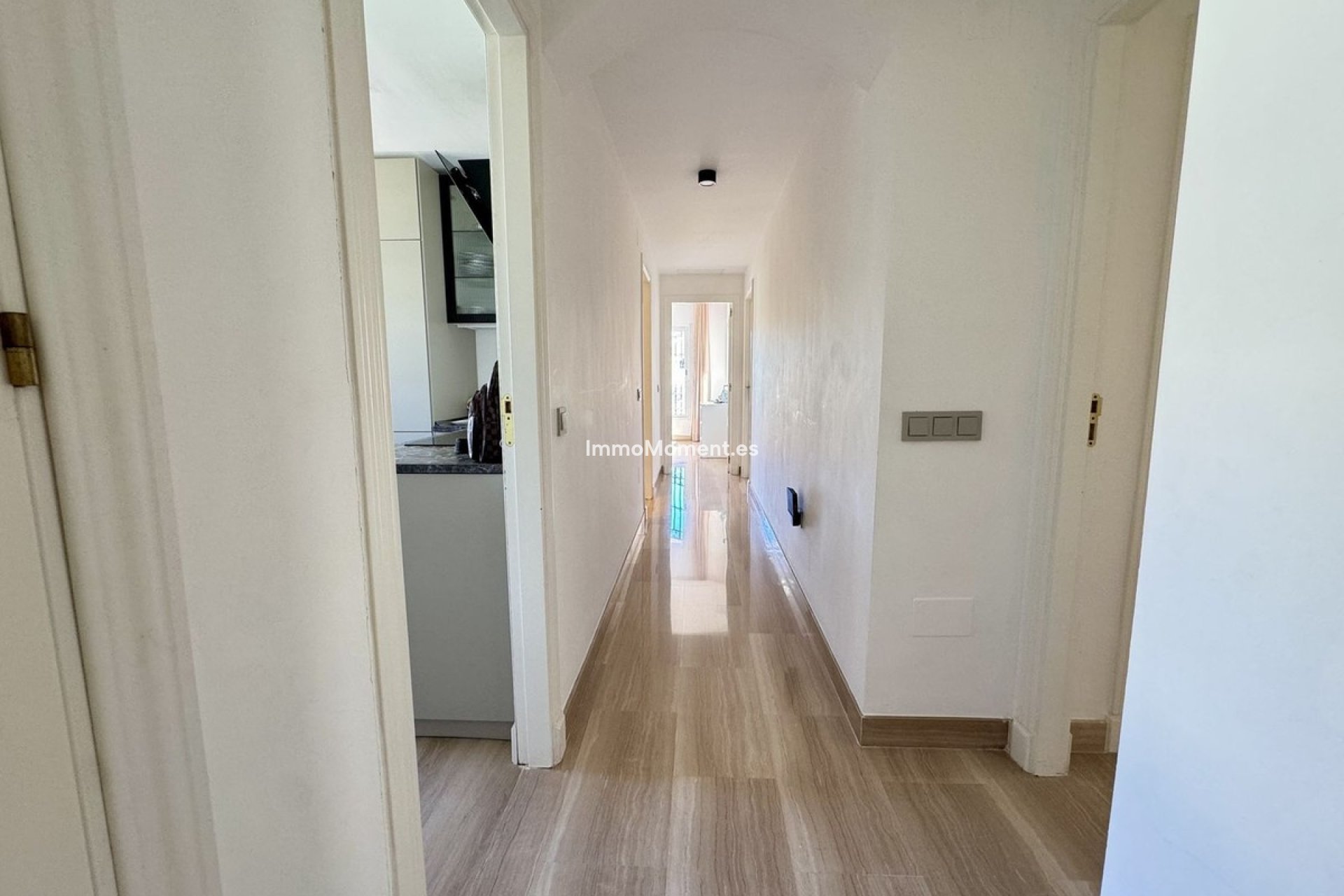 Resale - Apartment - Marbella - Elviria