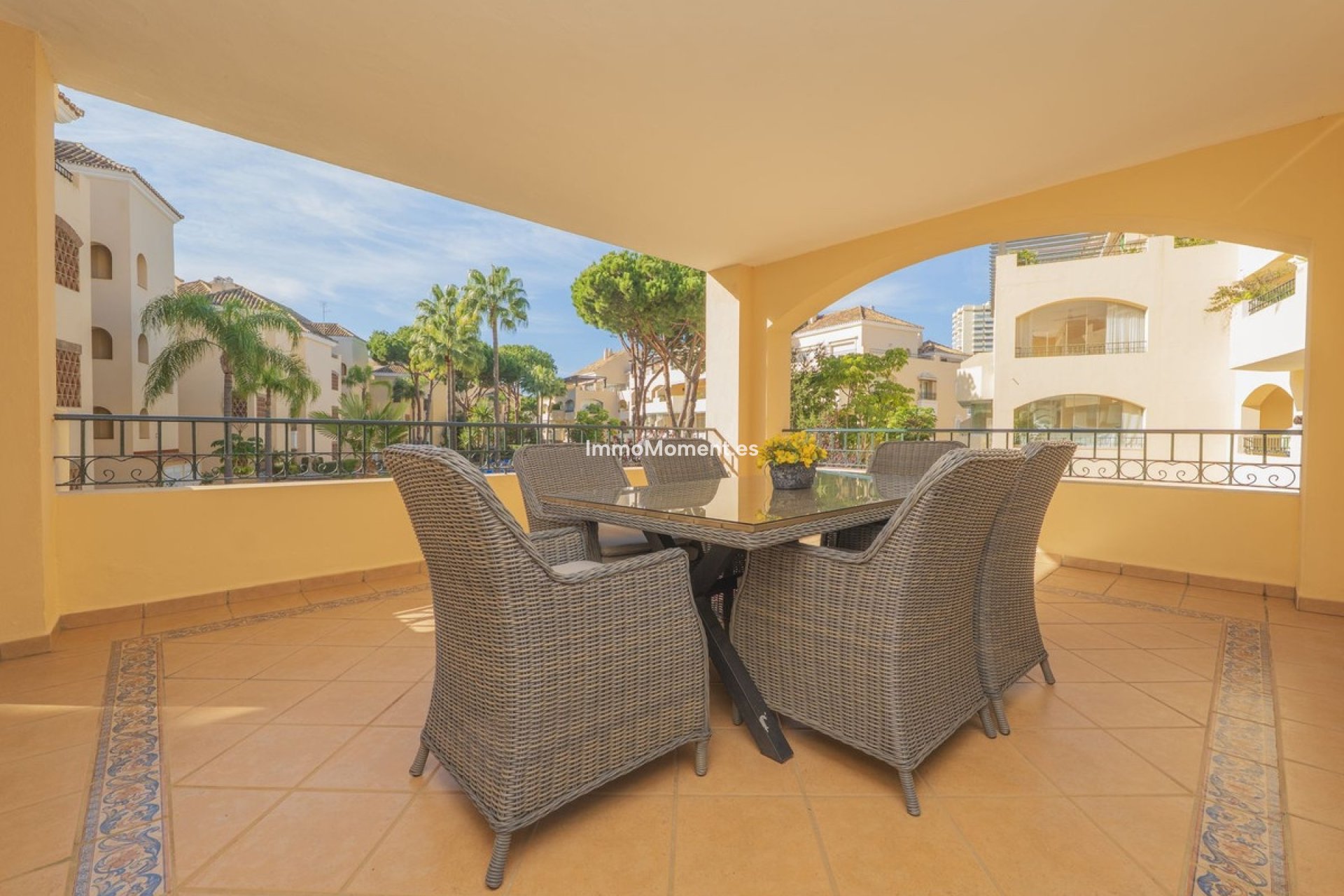 Resale - Apartment - Marbella - Elviria