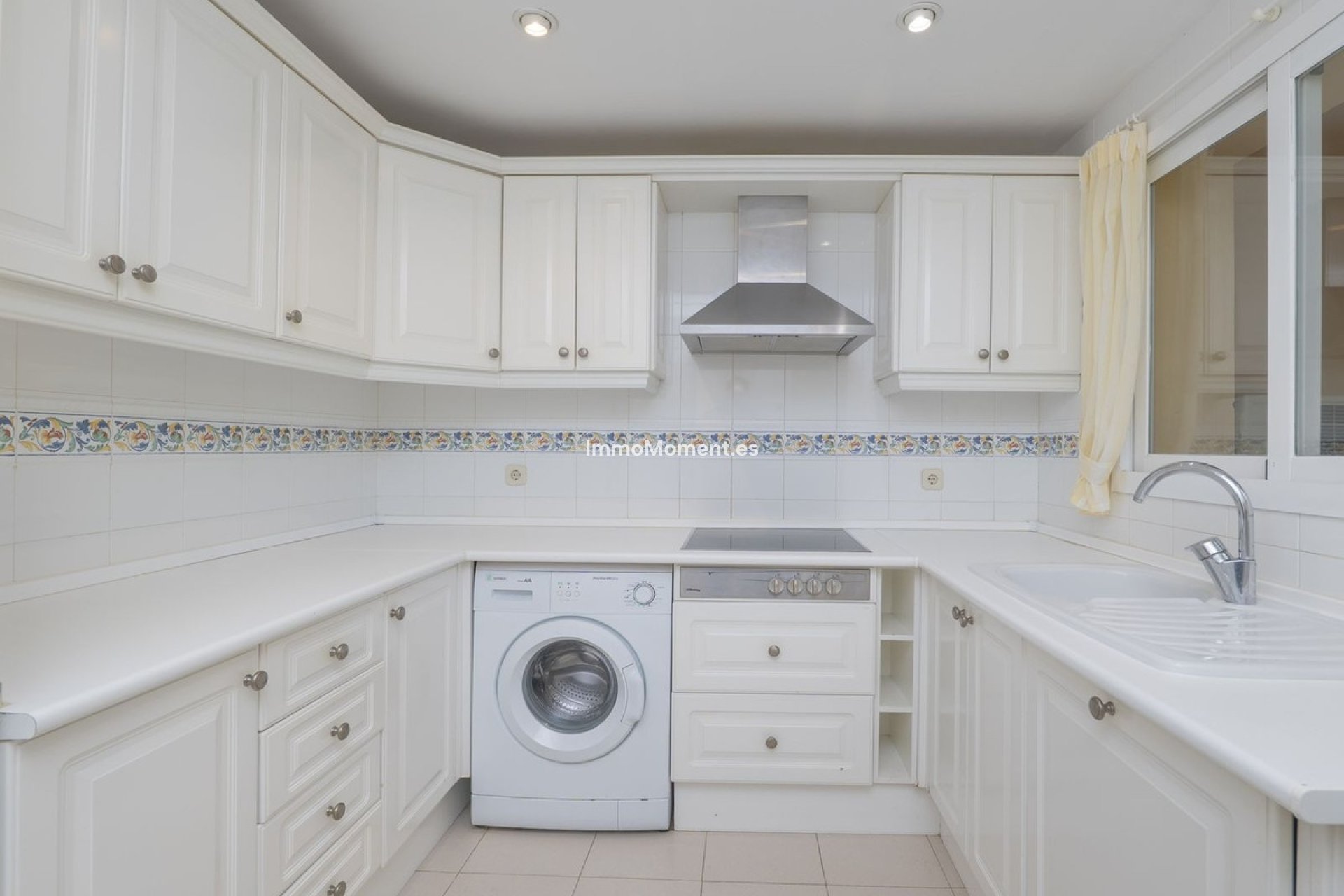 Resale - Apartment - Marbella - Elviria