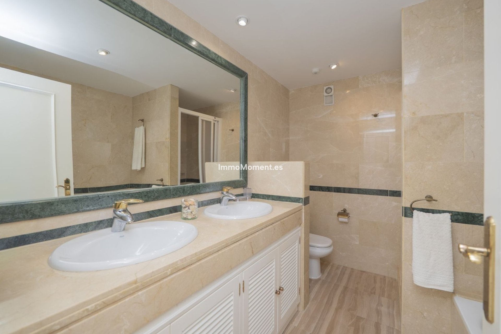 Resale - Apartment - Marbella - Elviria