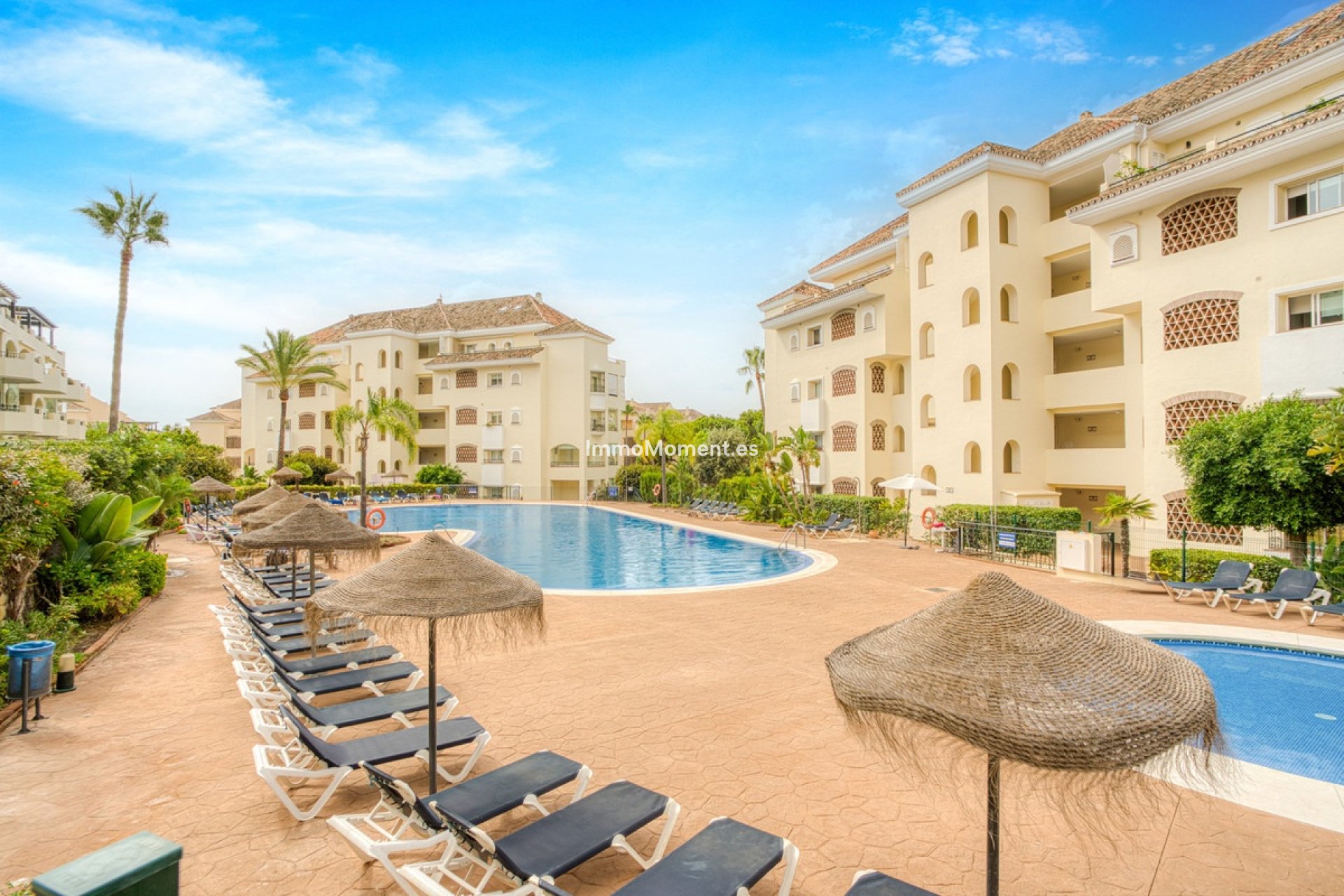 Resale - Apartment - Marbella - Elviria