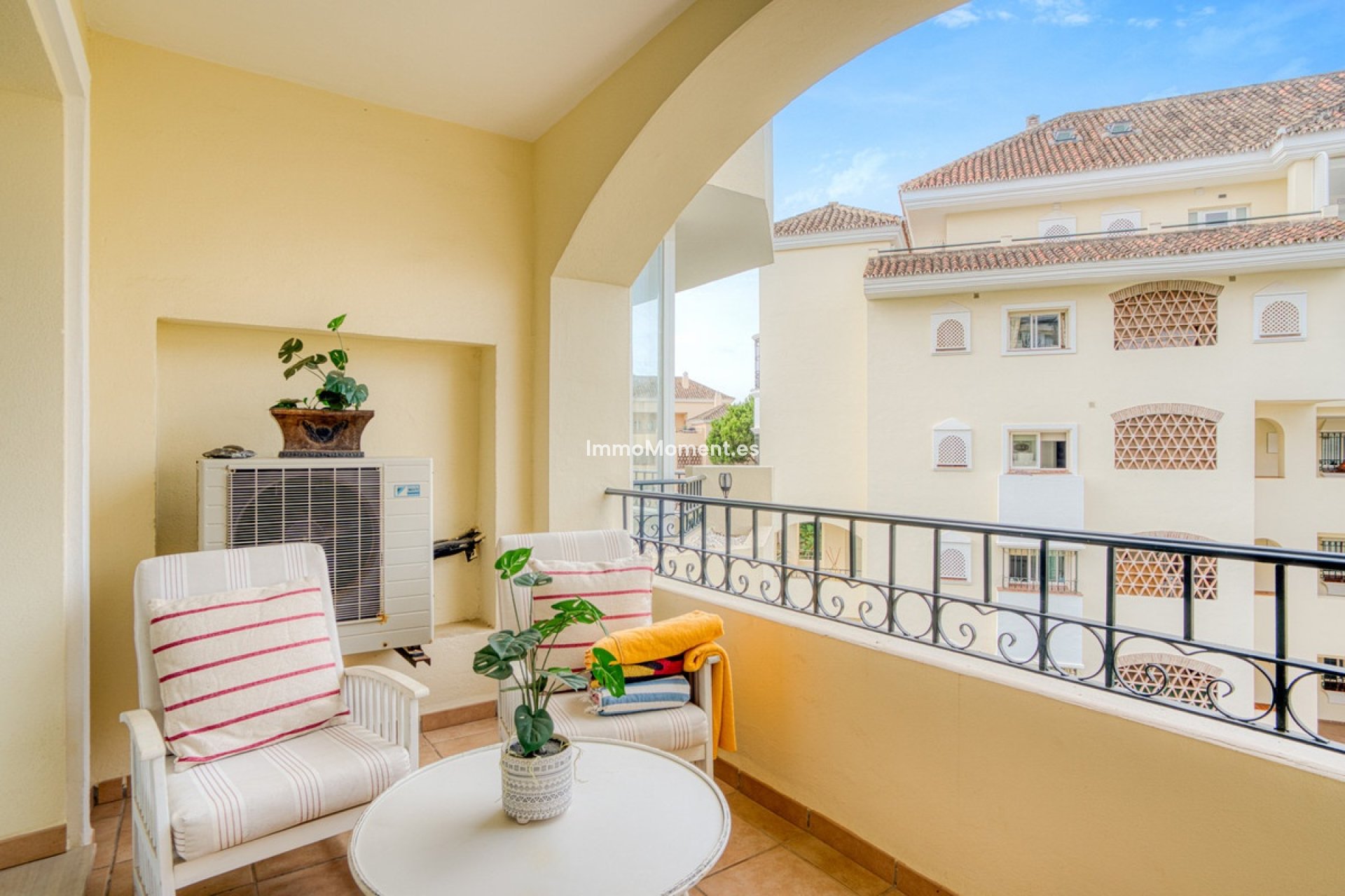 Resale - Apartment - Marbella - Elviria