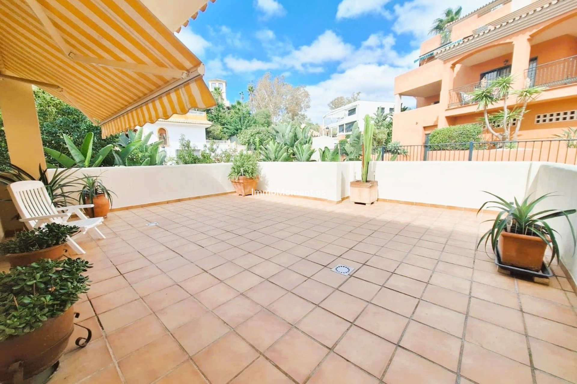 Resale - Apartment - Marbella - Elviria