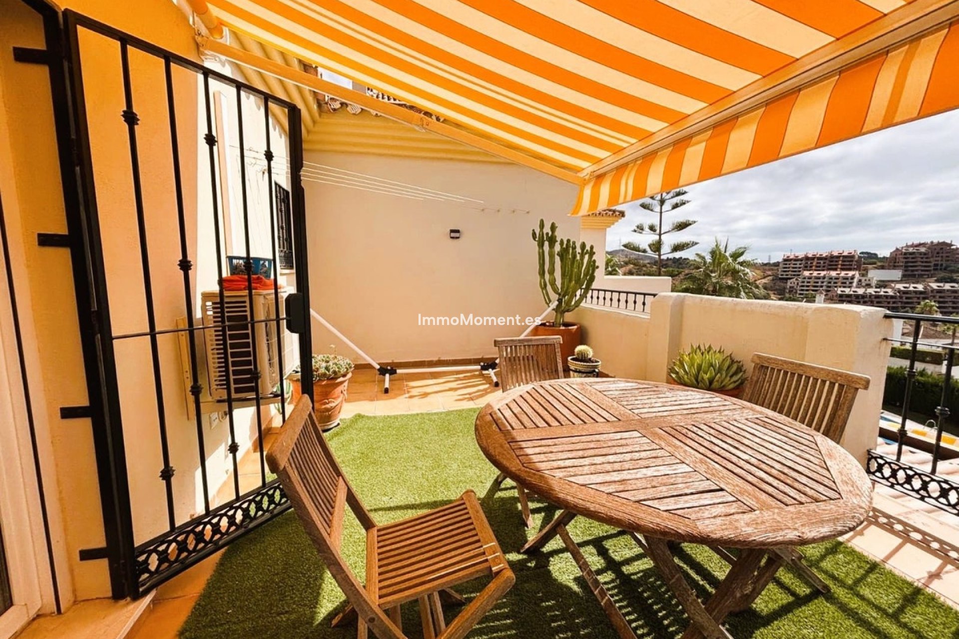 Resale - Apartment - Marbella - Elviria