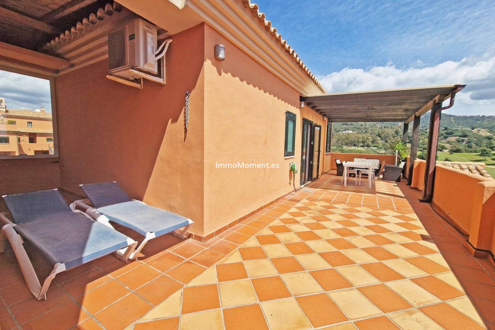 Resale - Apartment - Marbella - Elviria