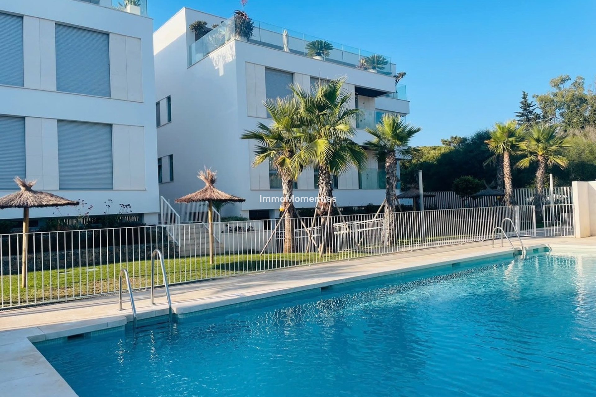 Resale - Apartment - Marbella - Elviria