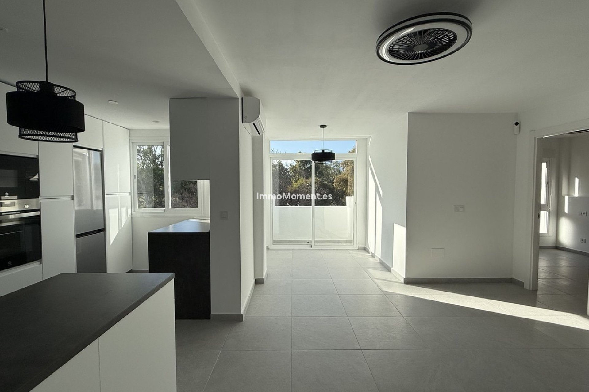 Resale - Apartment - Marbella - Elviria