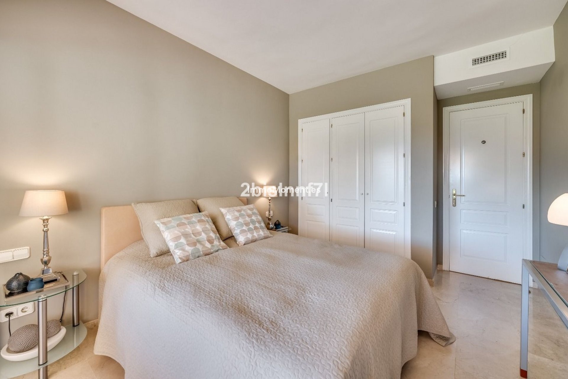 Resale - Apartment - Marbella - Elviria