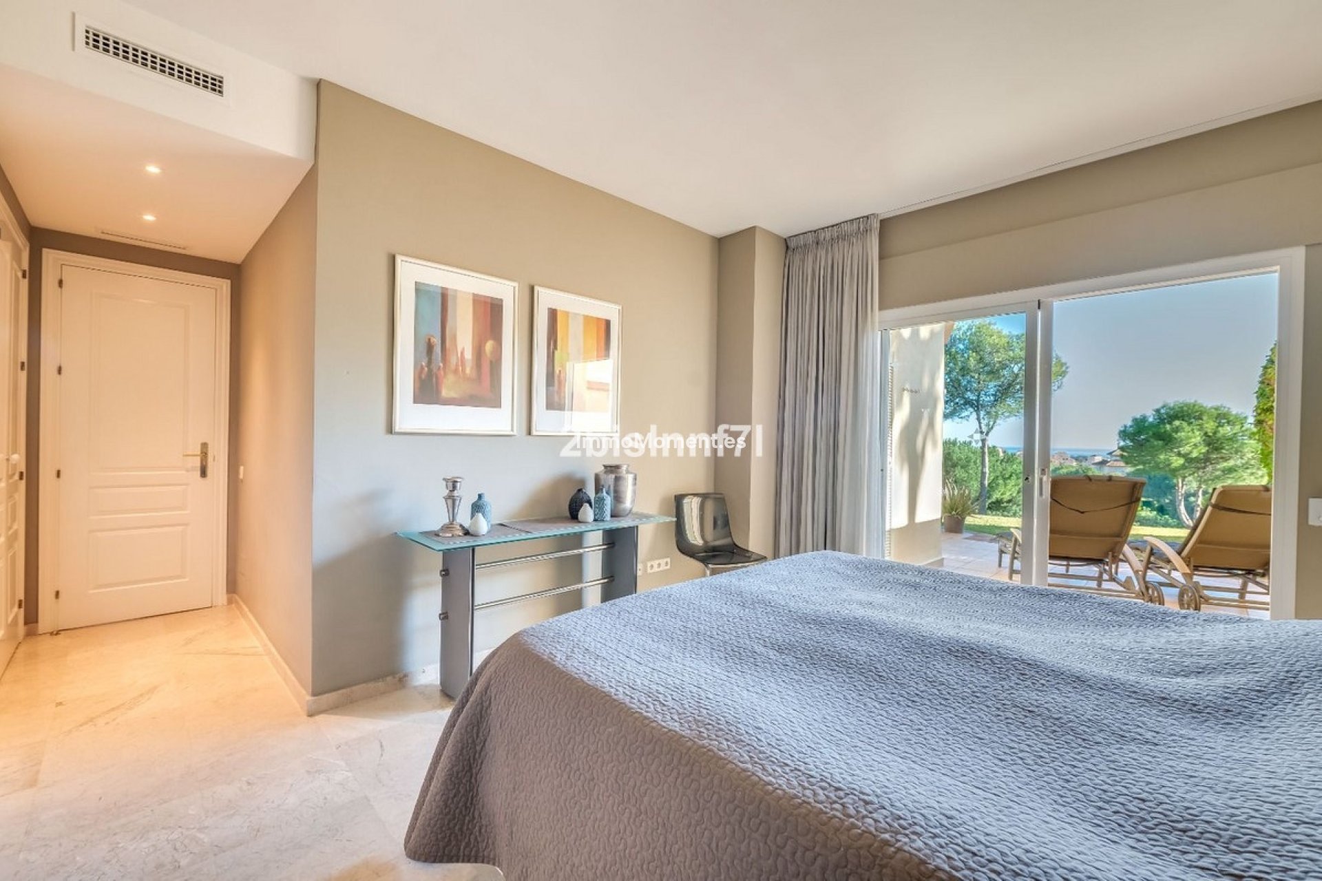 Resale - Apartment - Marbella - Elviria