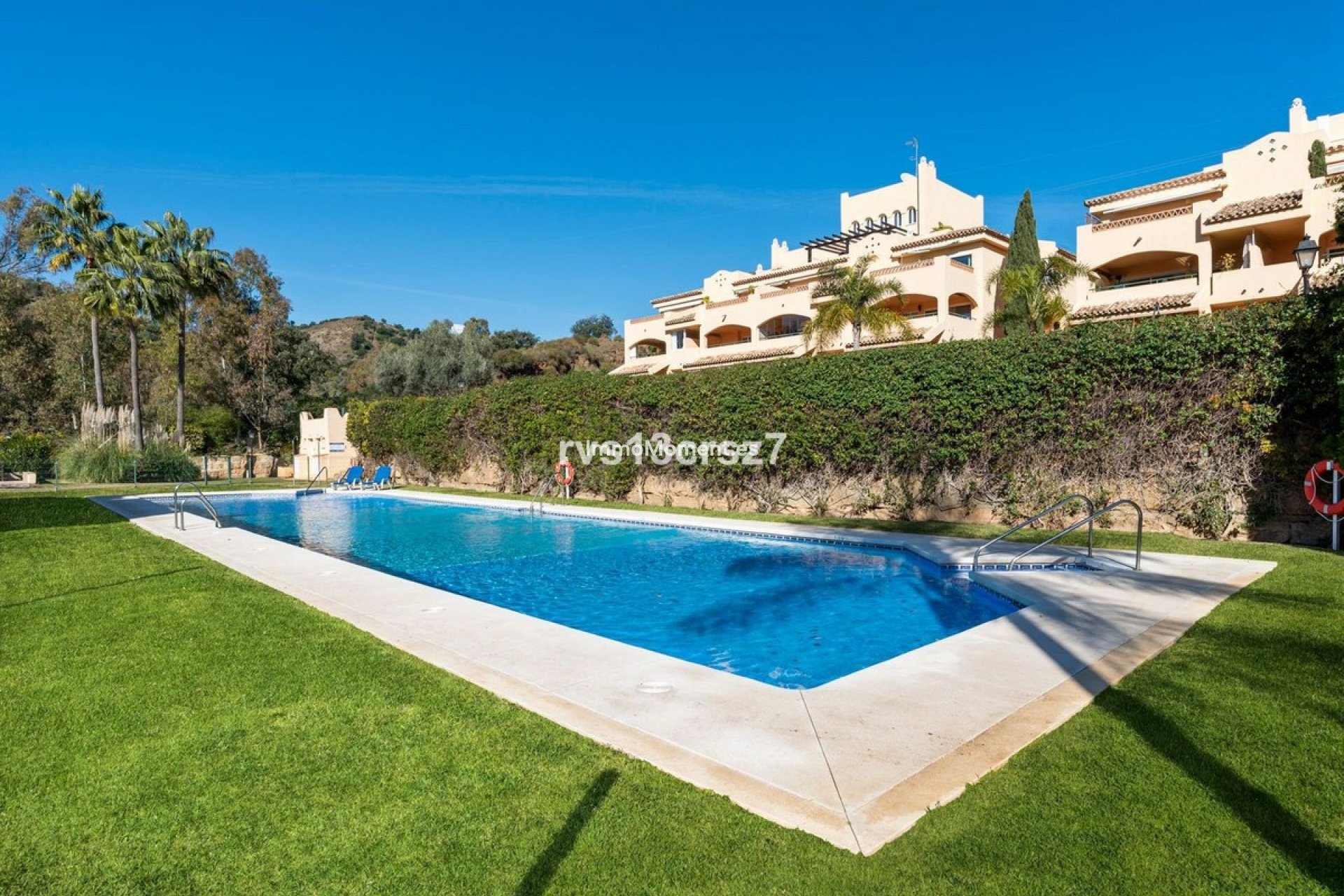 Resale - Apartment - Marbella - Elviria
