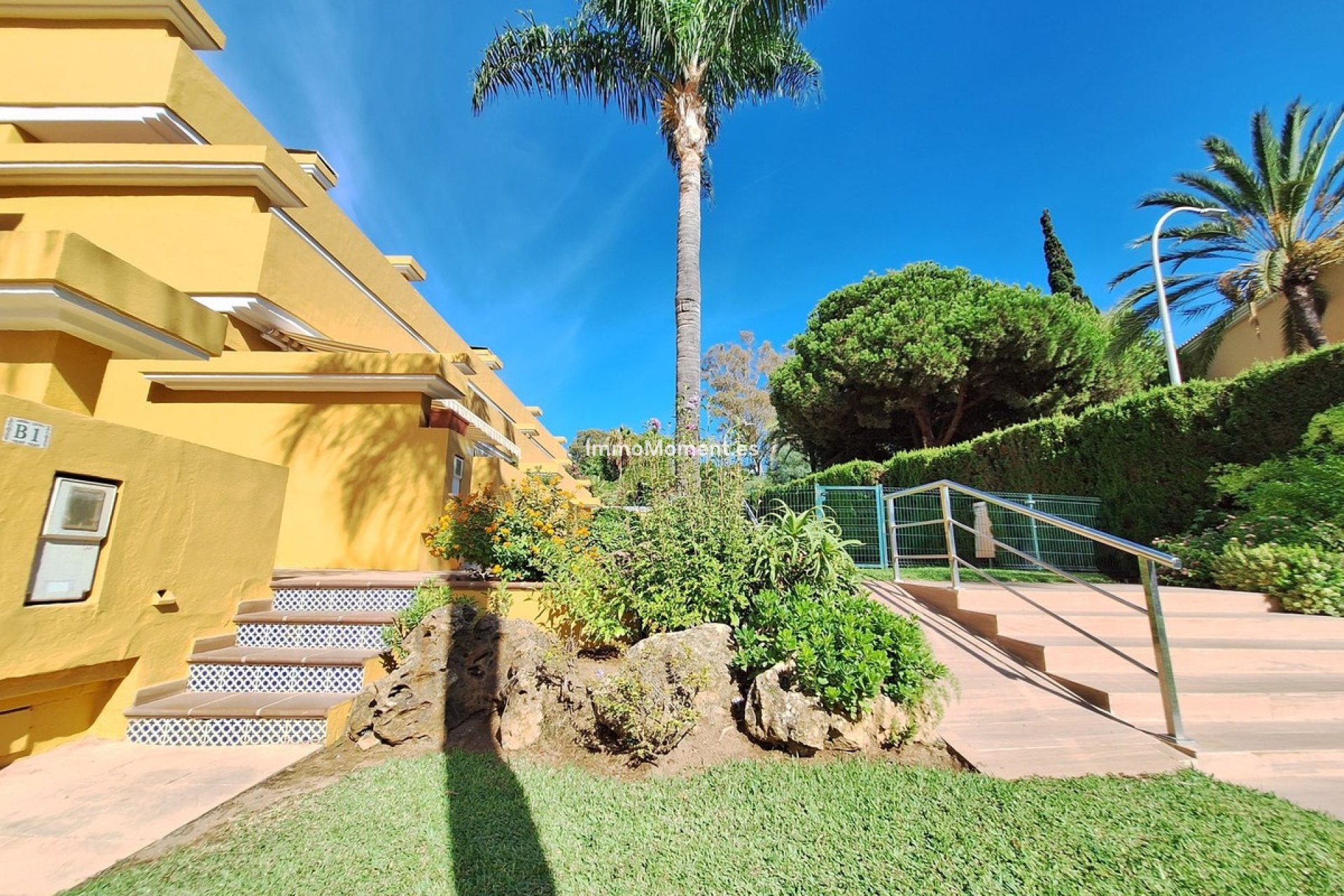Resale - Apartment - Marbella - Elviria