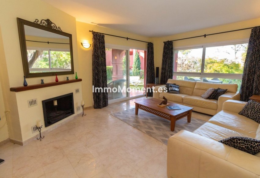 Resale - Apartment - Marbella - Elviria