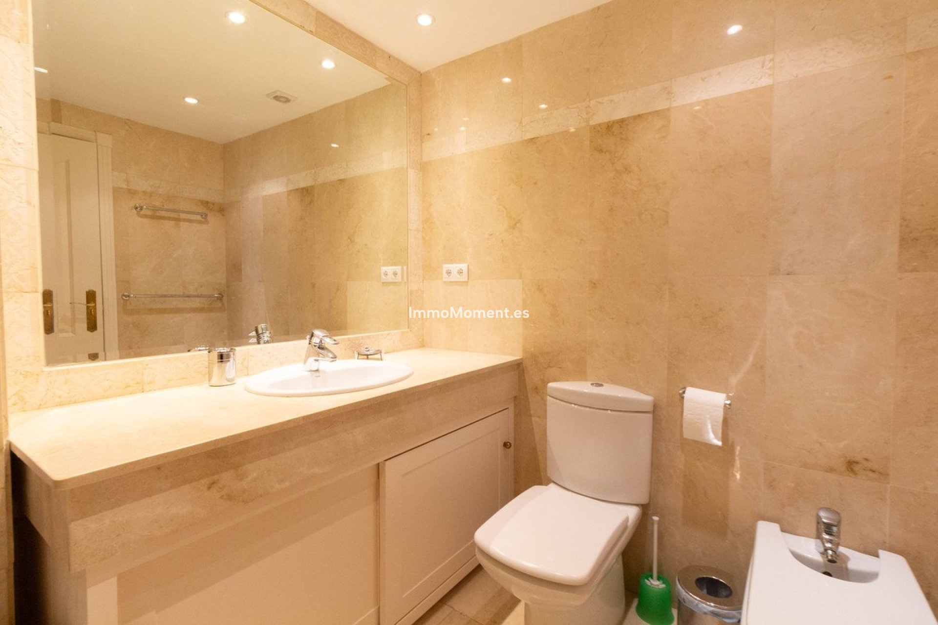 Resale - Apartment - Marbella - Elviria