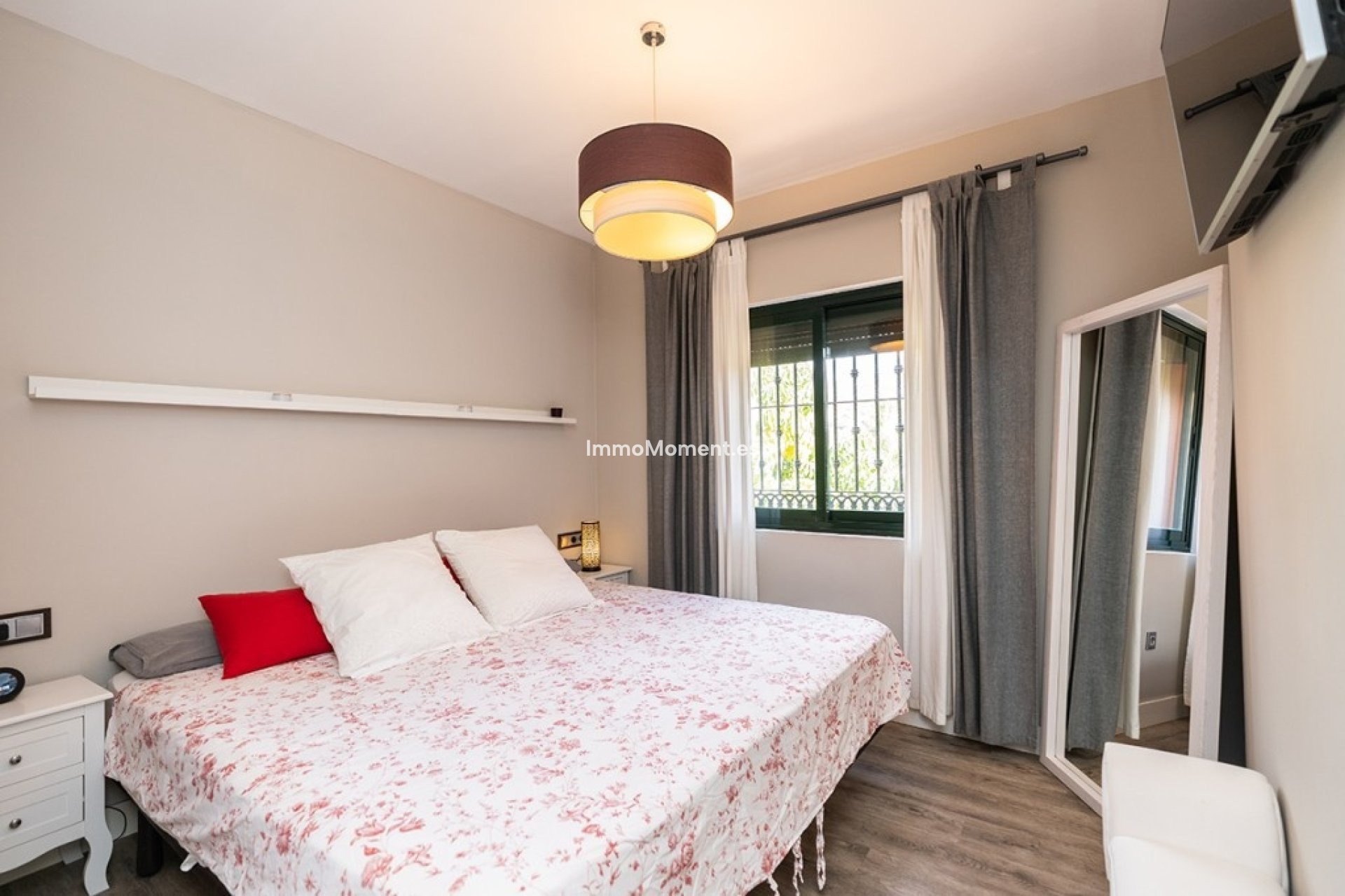 Resale - Apartment - Marbella - Elviria