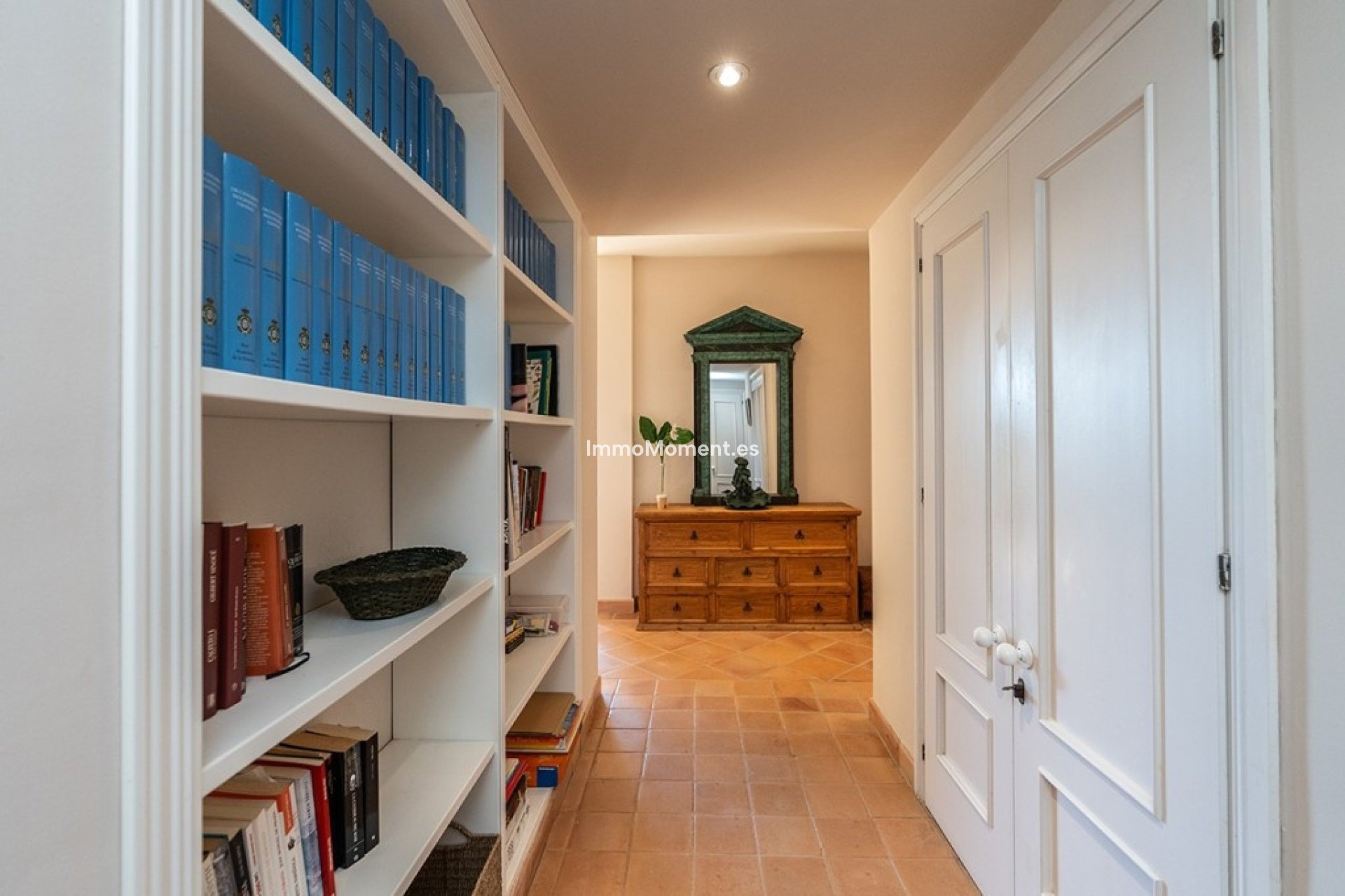 Resale - Apartment - Marbella - Elviria