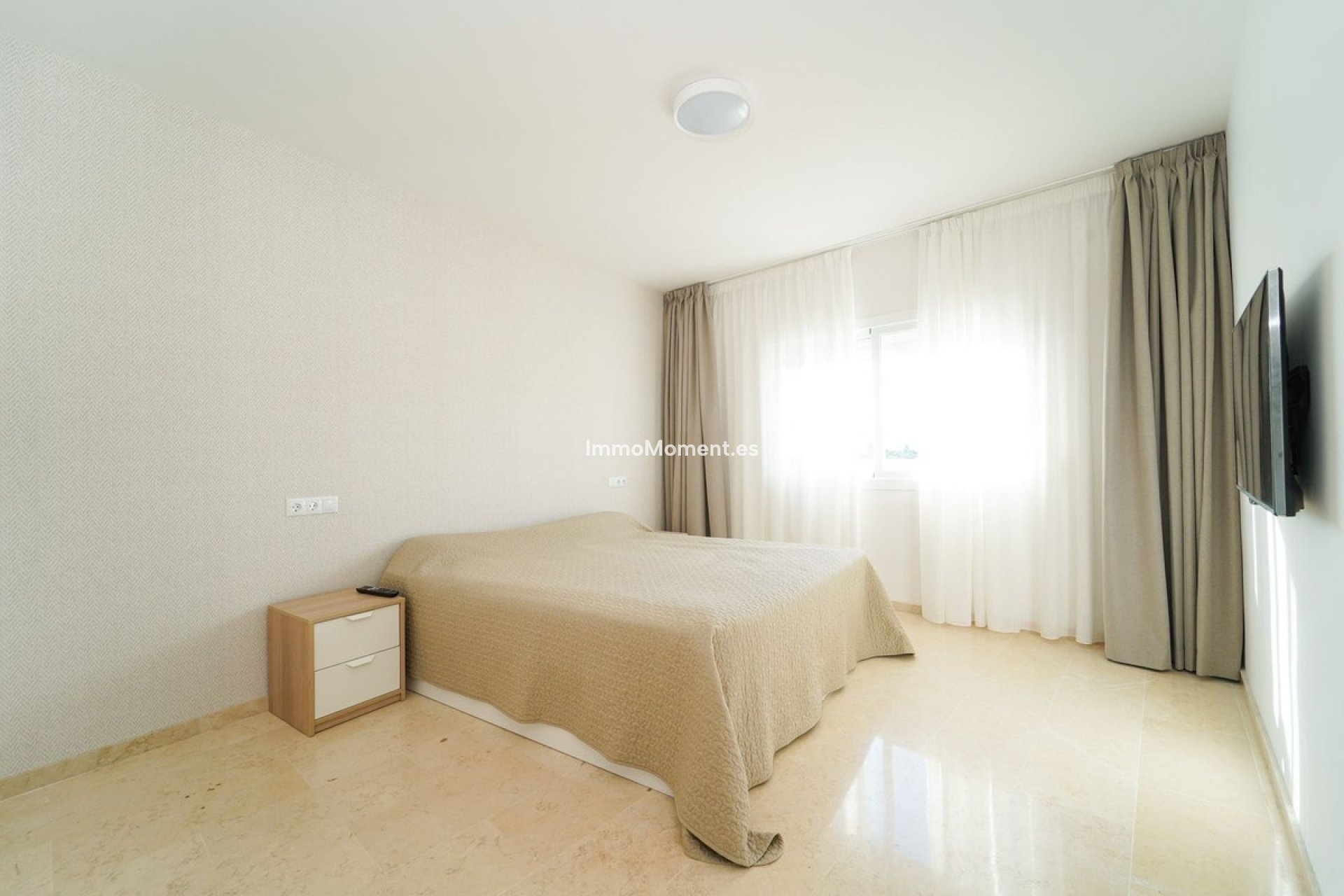 Resale - Apartment - Marbella - Elviria