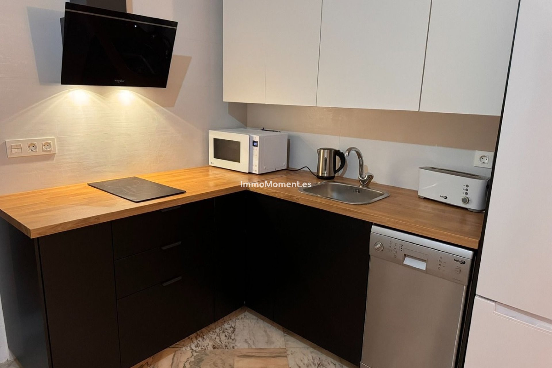 Resale - Apartment - Marbella - Elviria