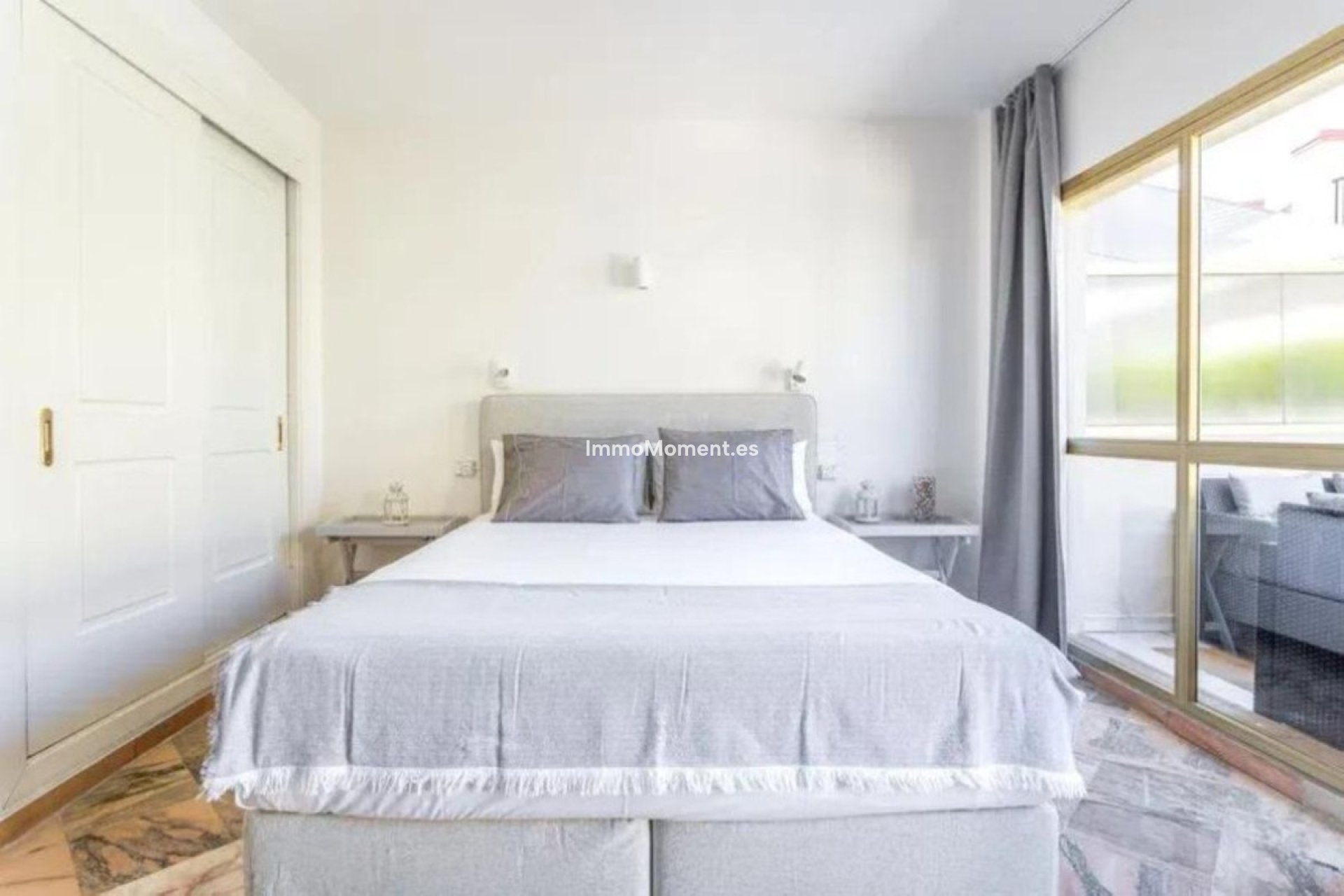 Resale - Apartment - Marbella - Elviria