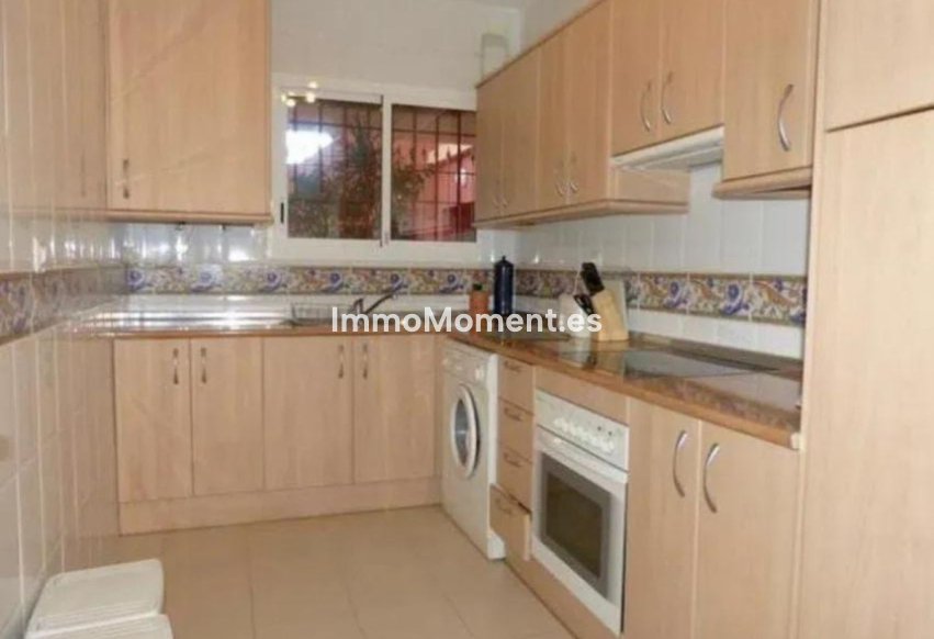 Resale - Apartment - Marbella - Elviria