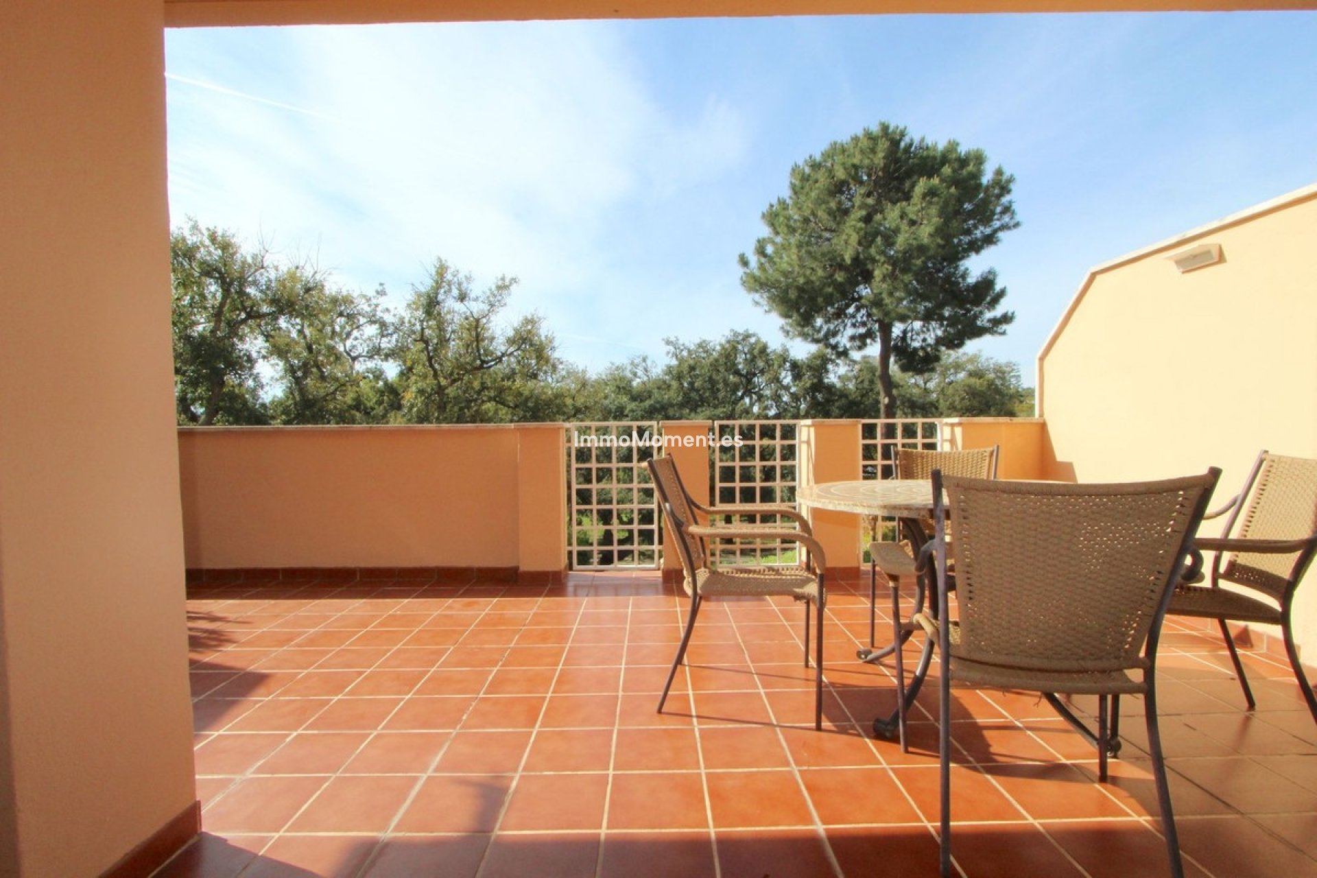 Resale - Apartment - Marbella - Elviria
