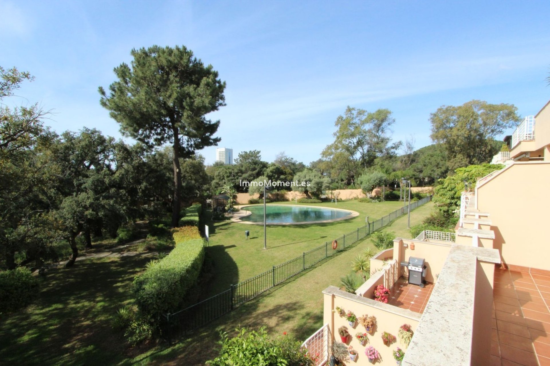 Resale - Apartment - Marbella - Elviria