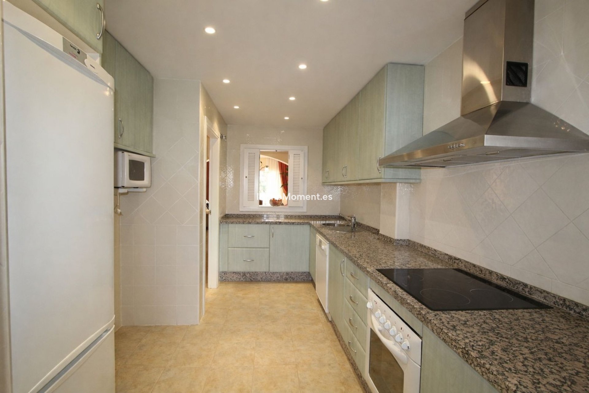 Resale - Apartment - Marbella - Elviria