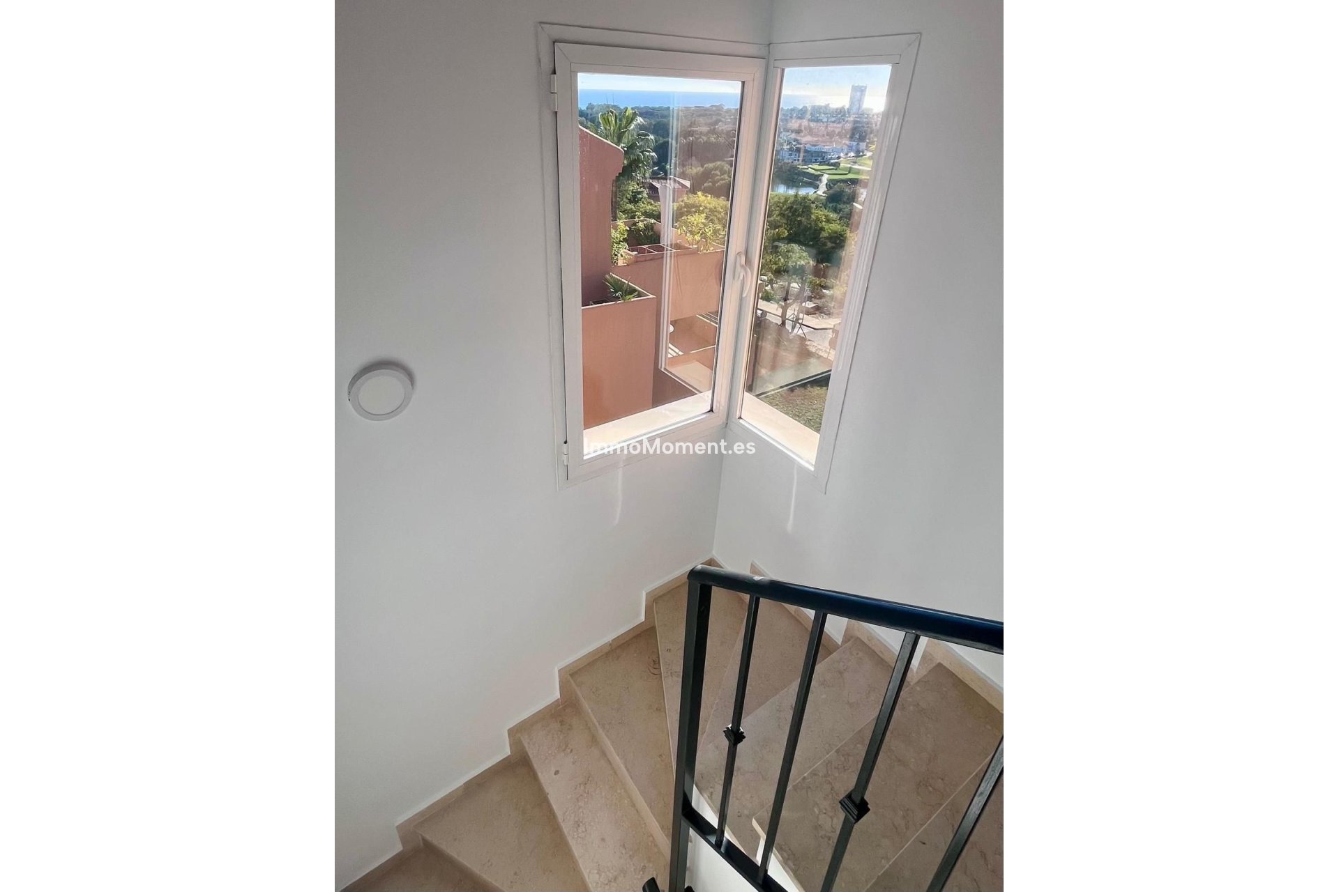 Resale - Apartment - Marbella - Elviria