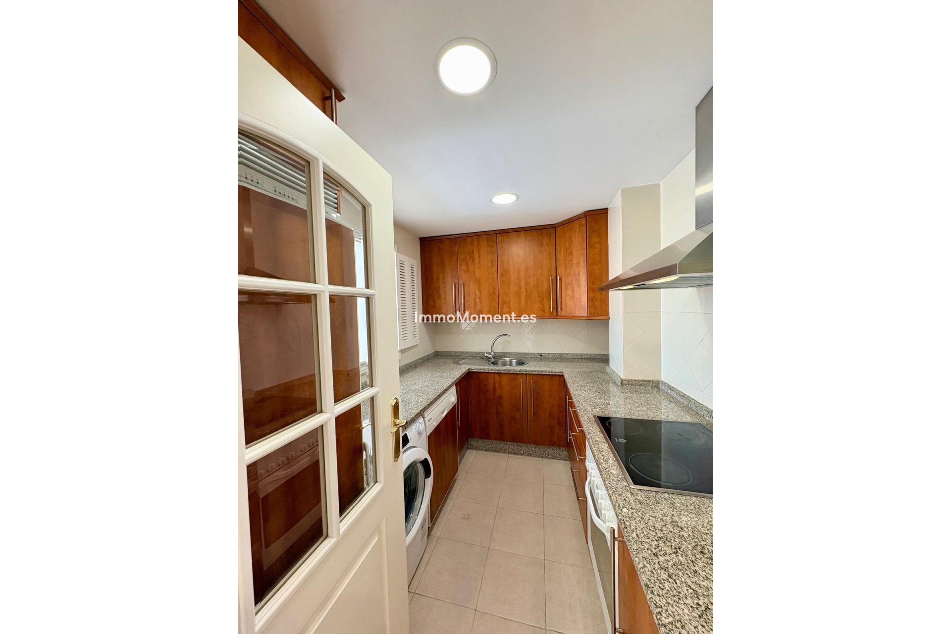 Resale - Apartment - Marbella - Elviria