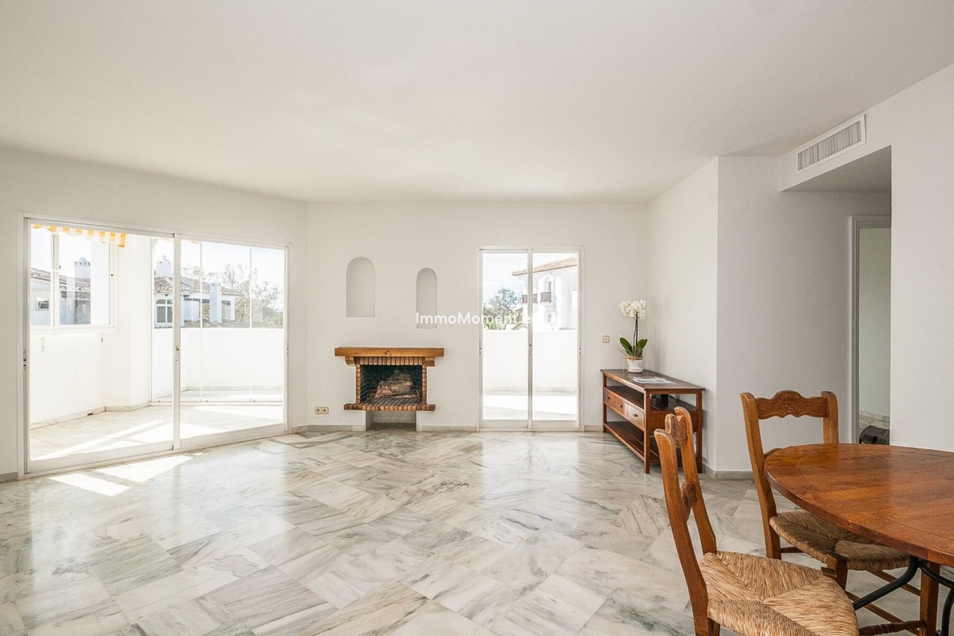 Resale - Apartment - Marbella - Elviria