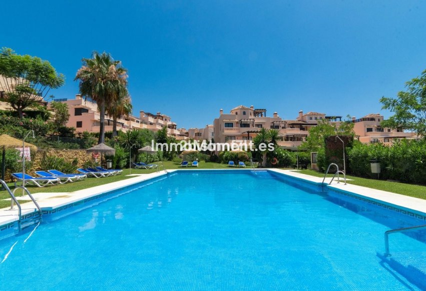 Resale - Apartment - Marbella - Elviria